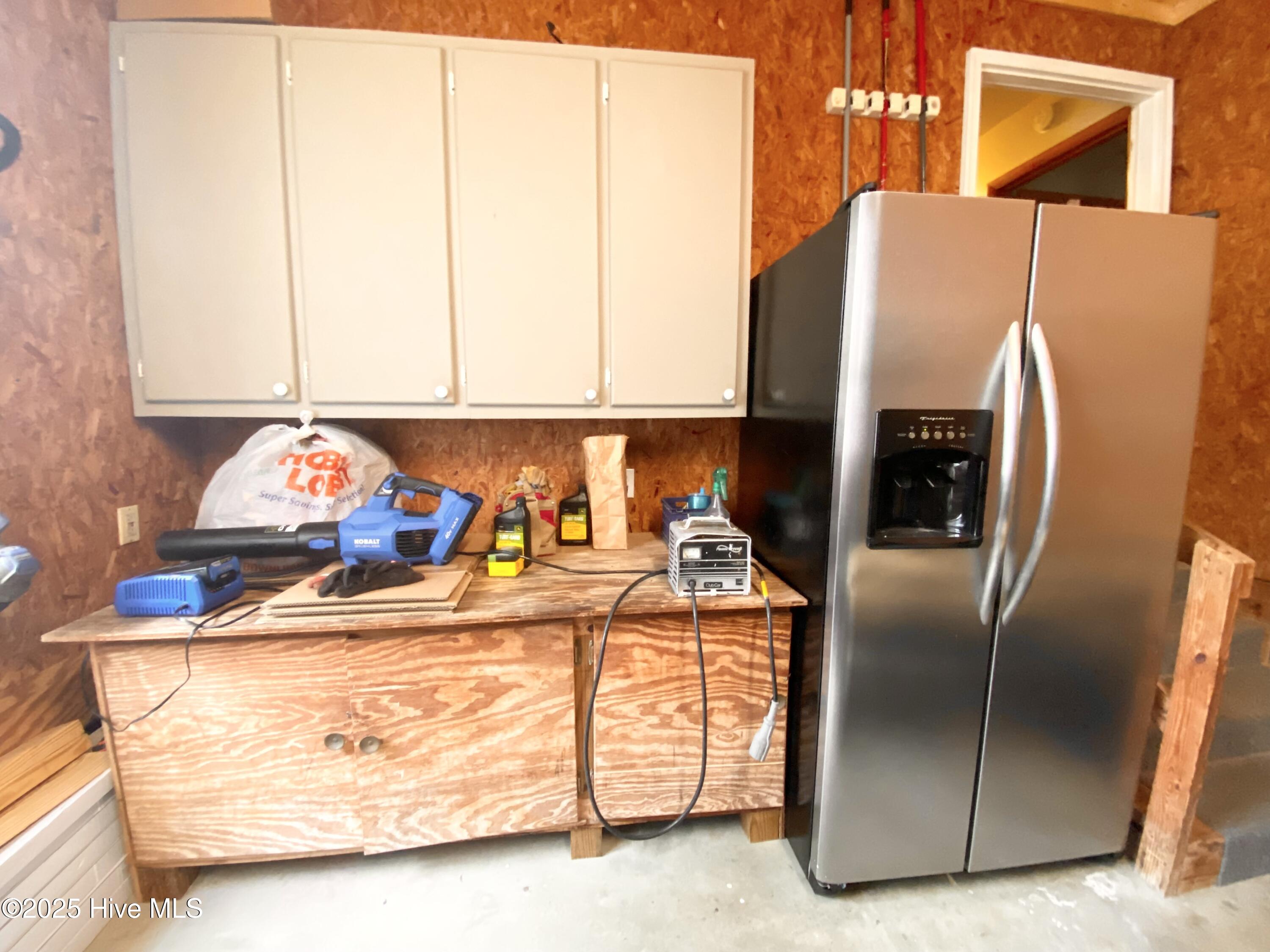 100501083 | Photo 26