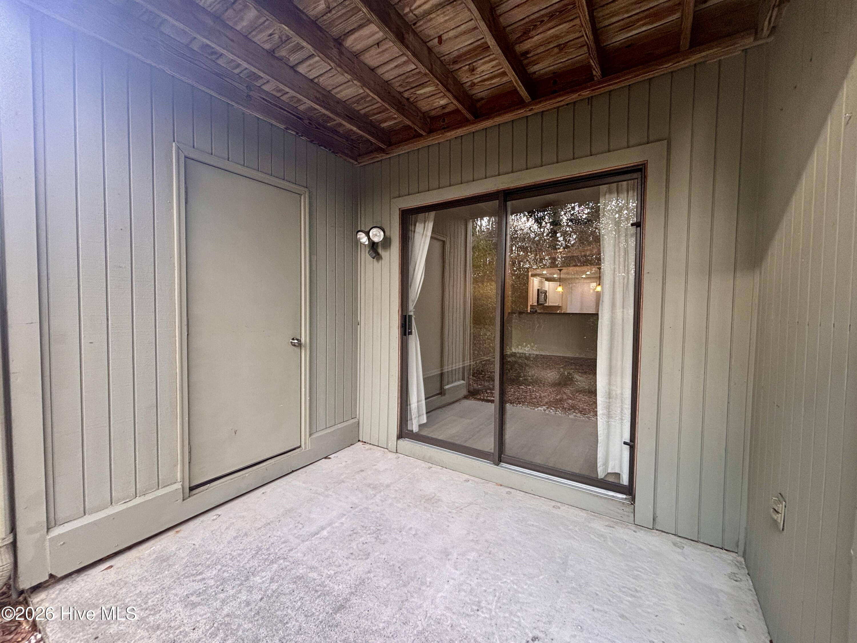 100548207 | Photo 20