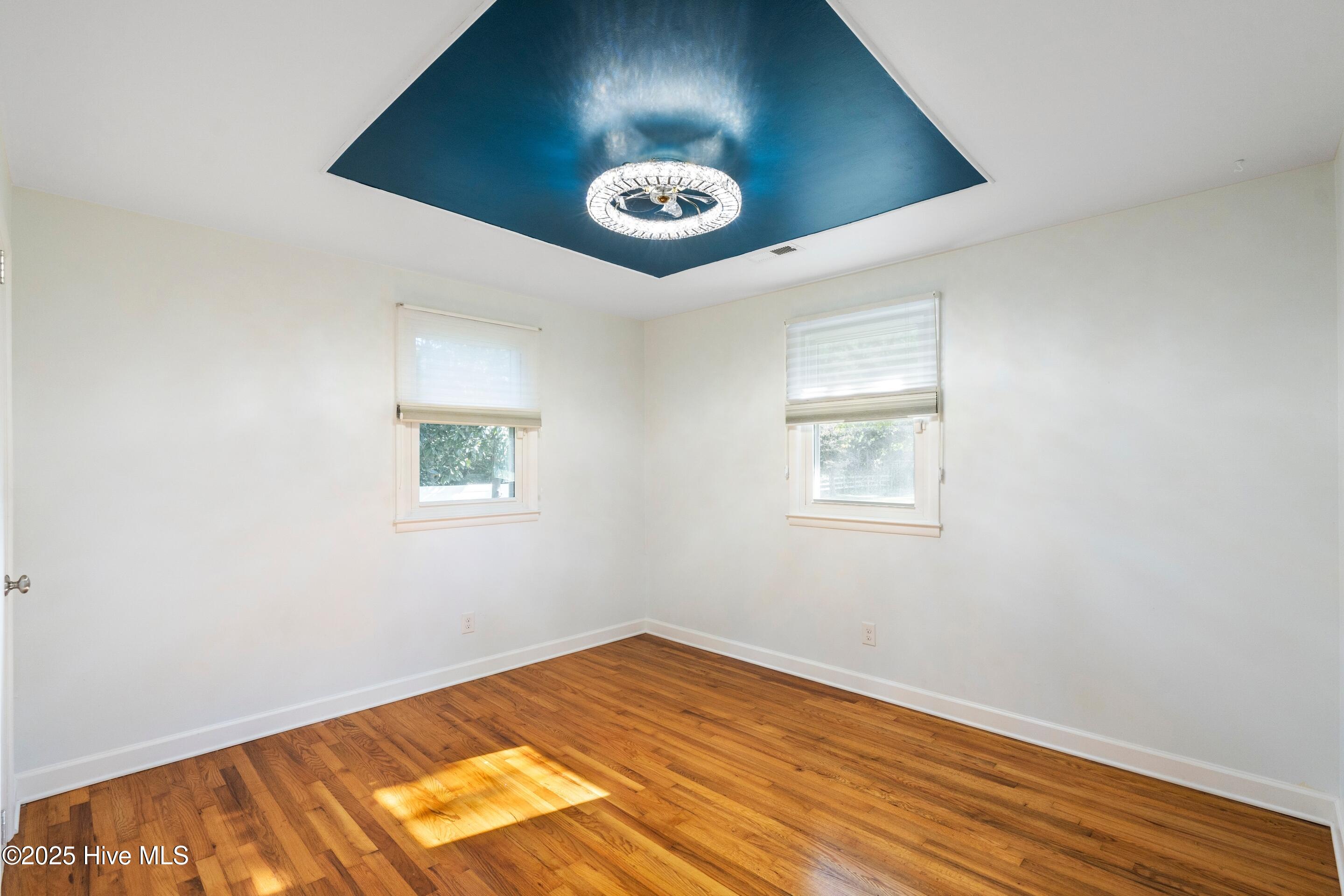 100537321 | Photo 17