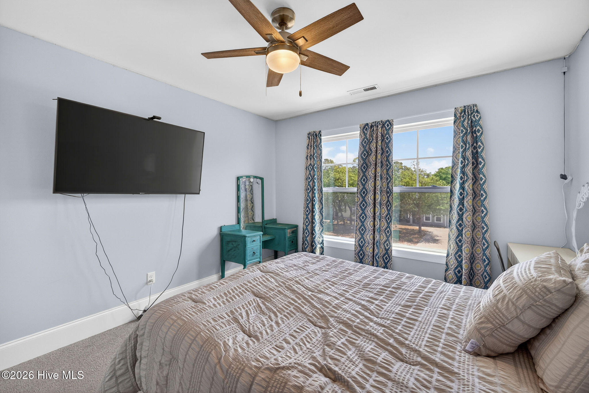 100570587 | Photo 30