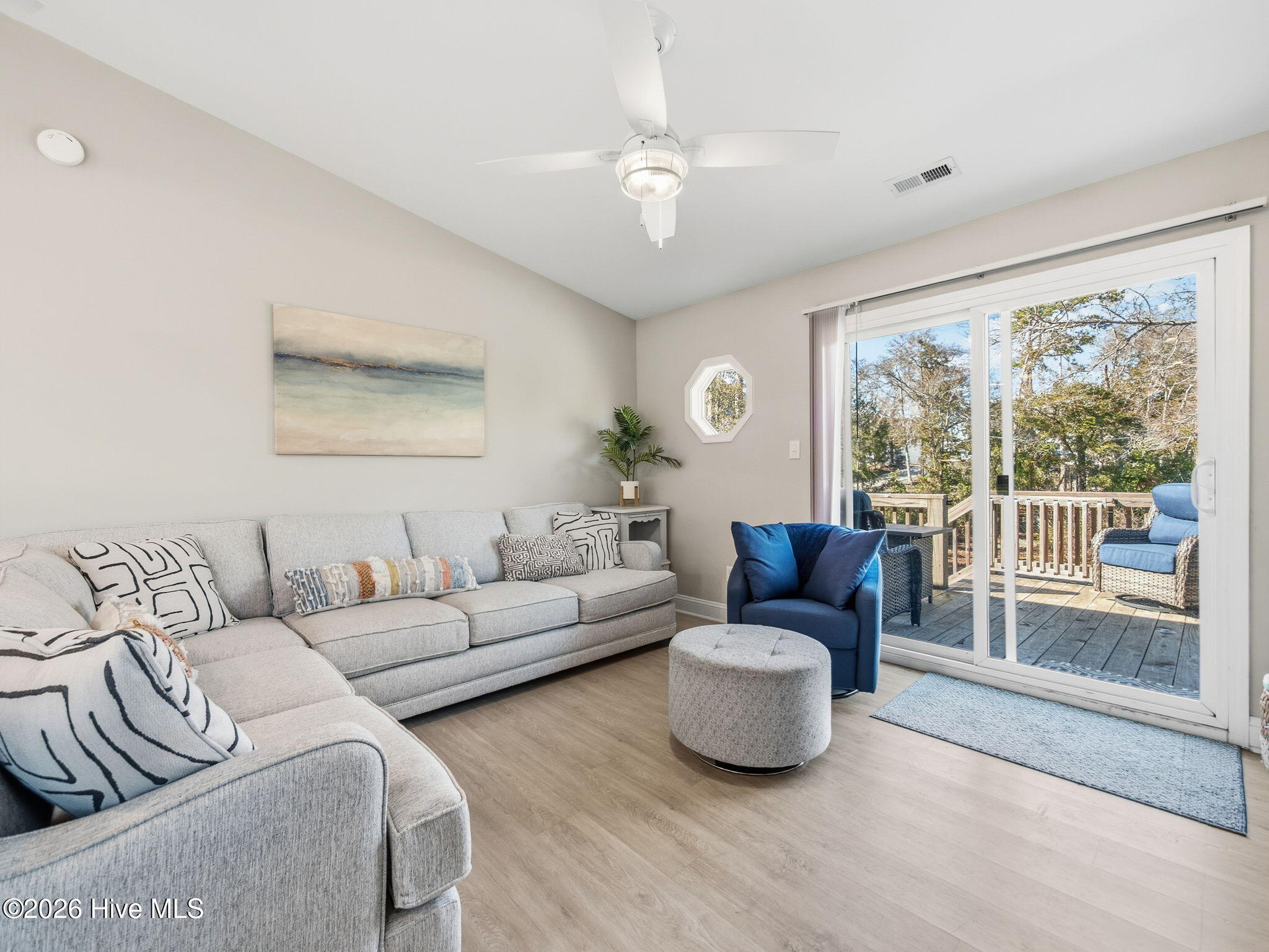 100556507 | Photo 14