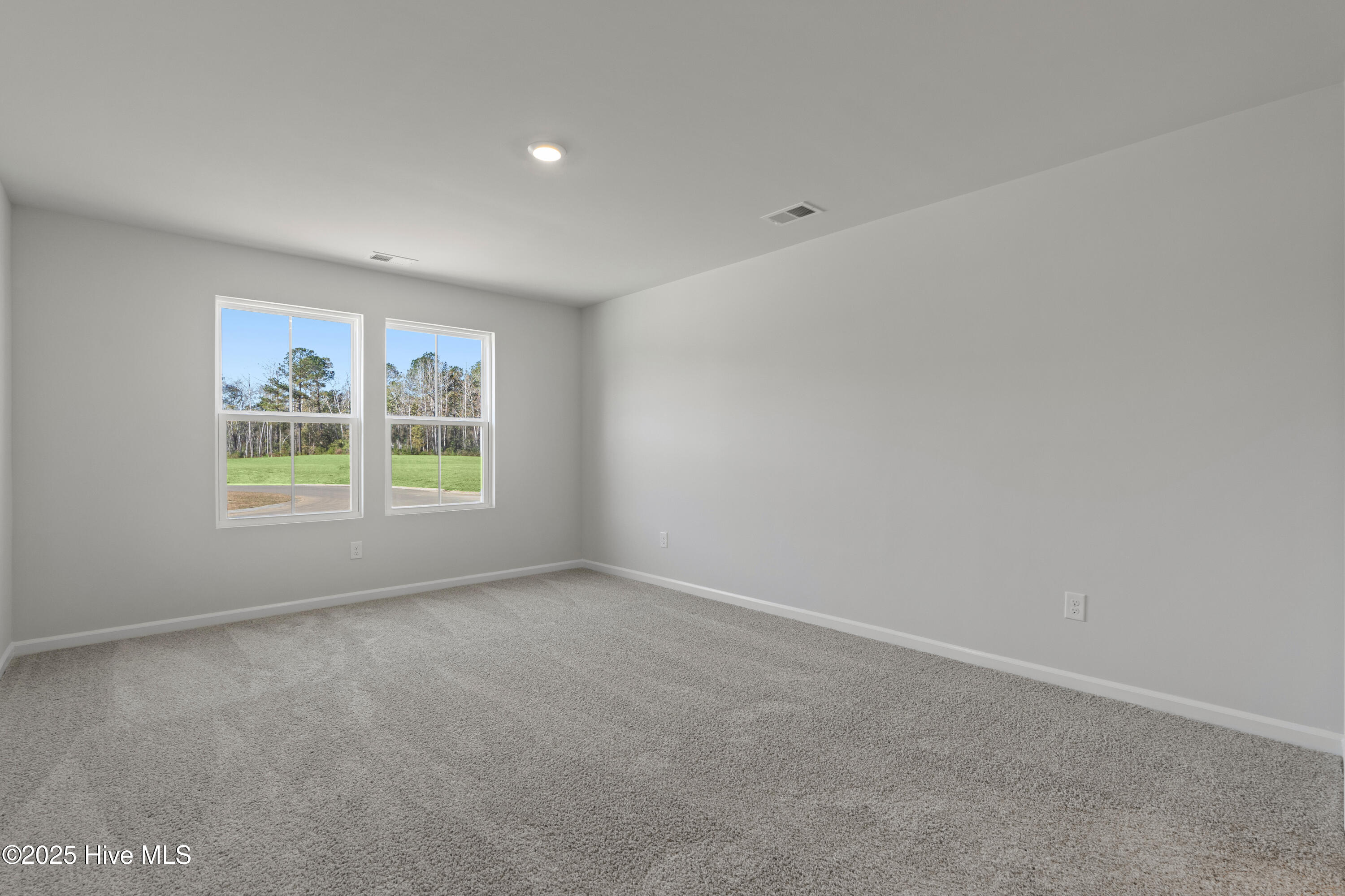 100528315 | Photo 23