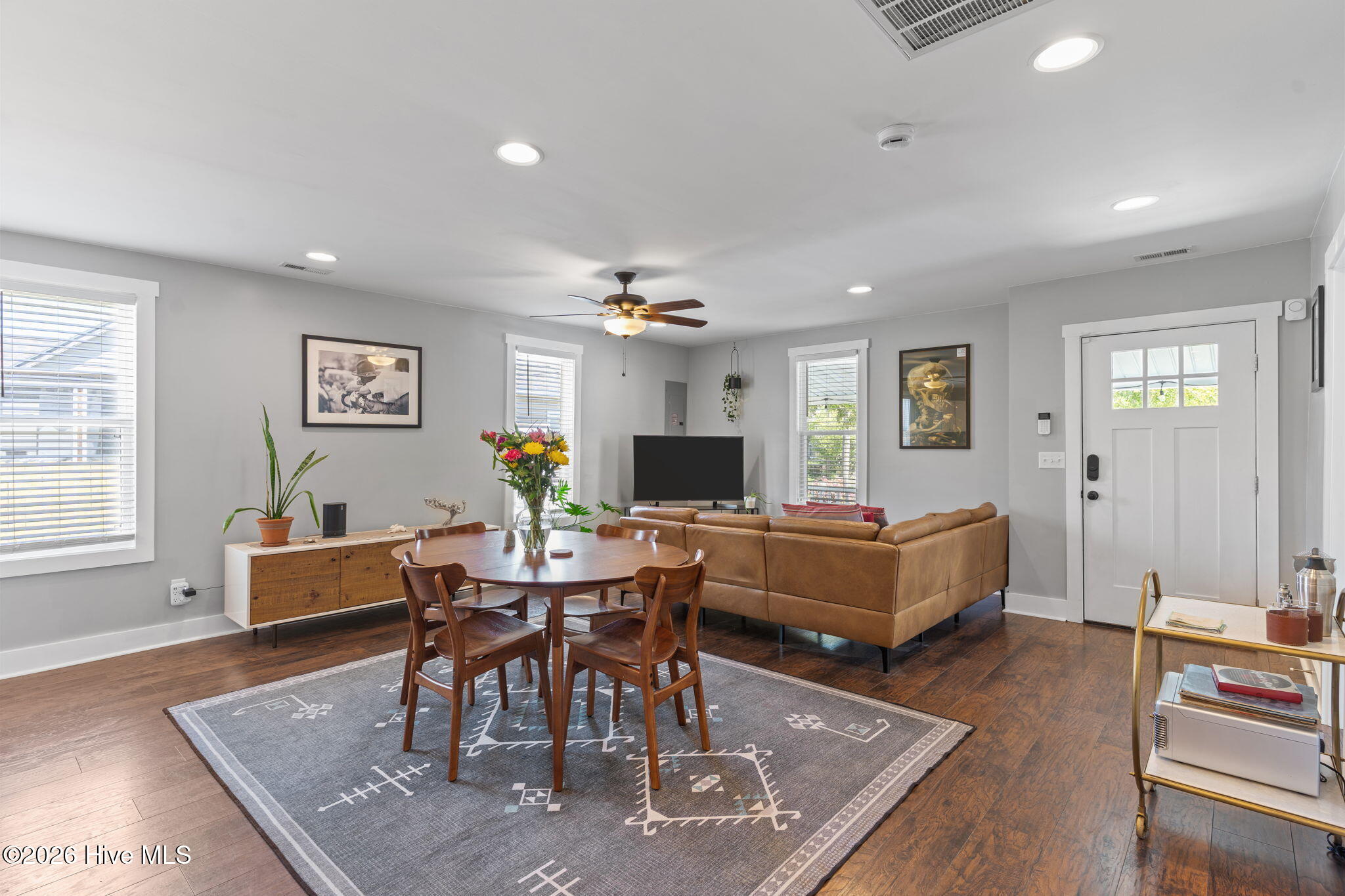 100564930 | Photo 15