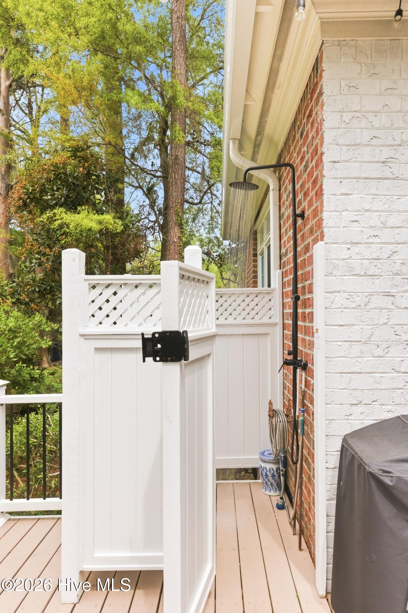 100565828 | Photo 50