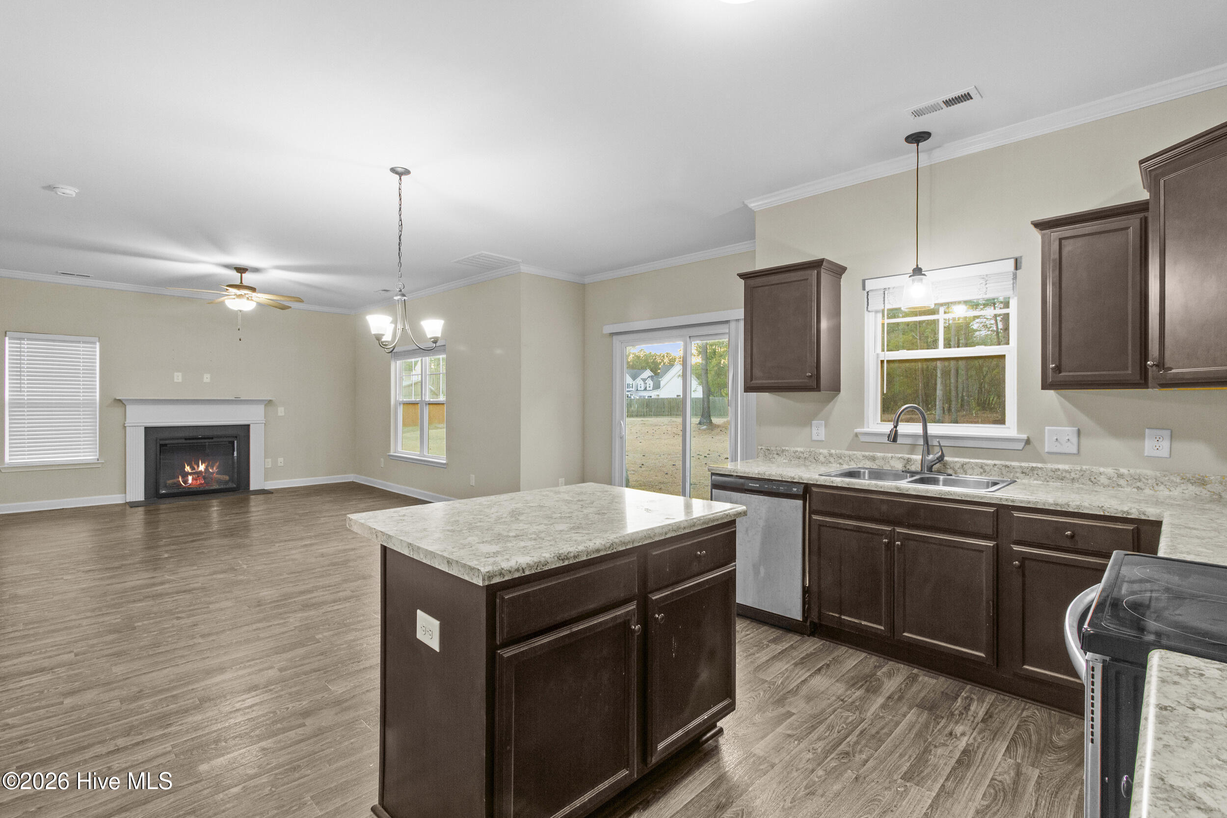 100552565 | Photo 14