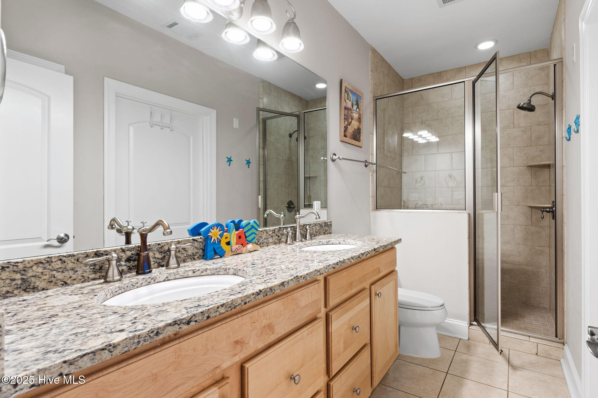 100545240 | Photo 25