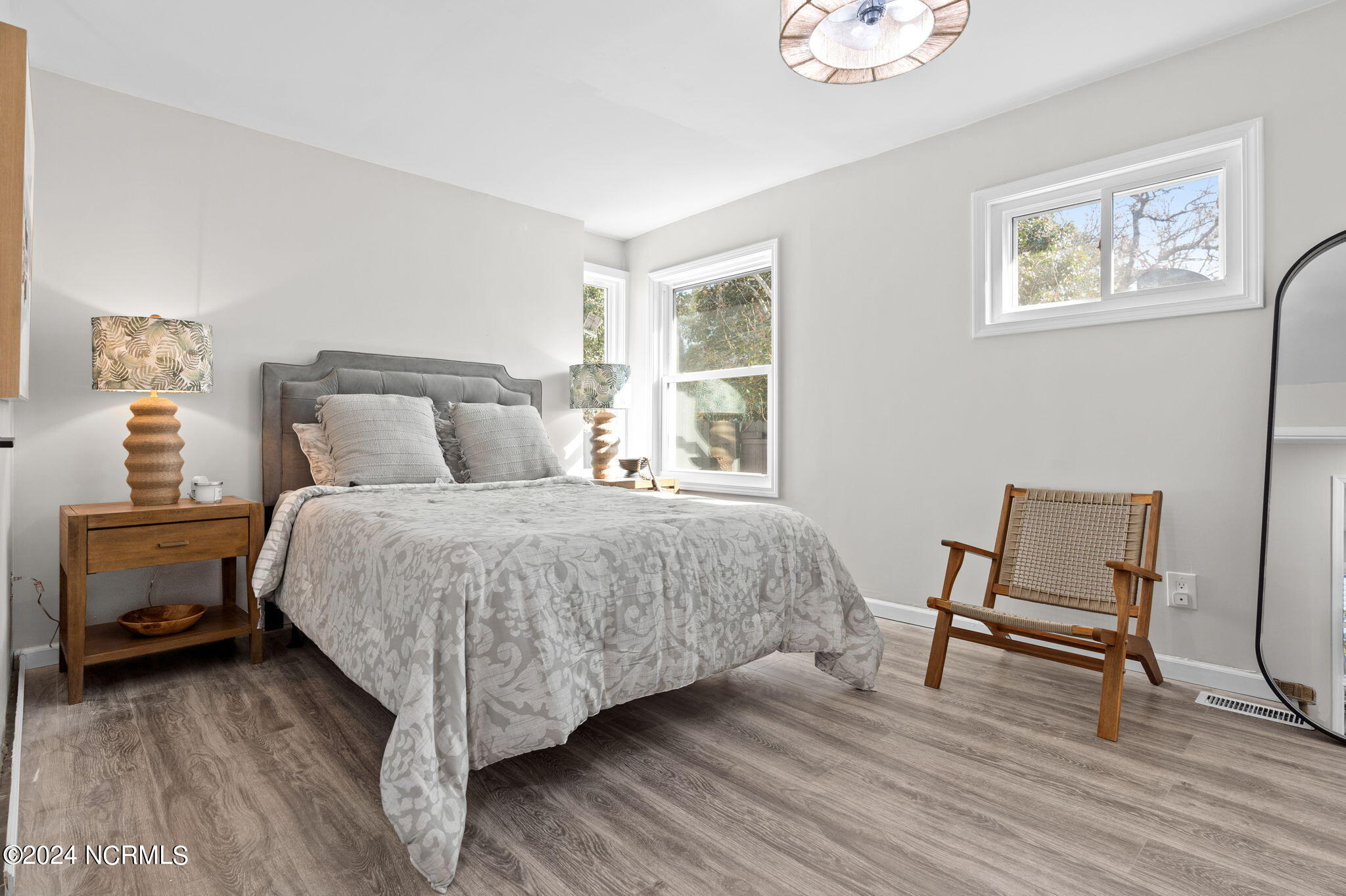 100566764 | Photo 16