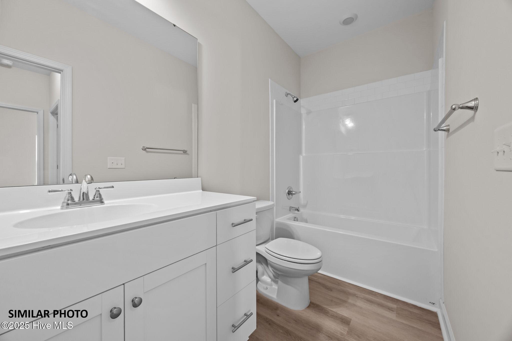 100536105 | Photo 15