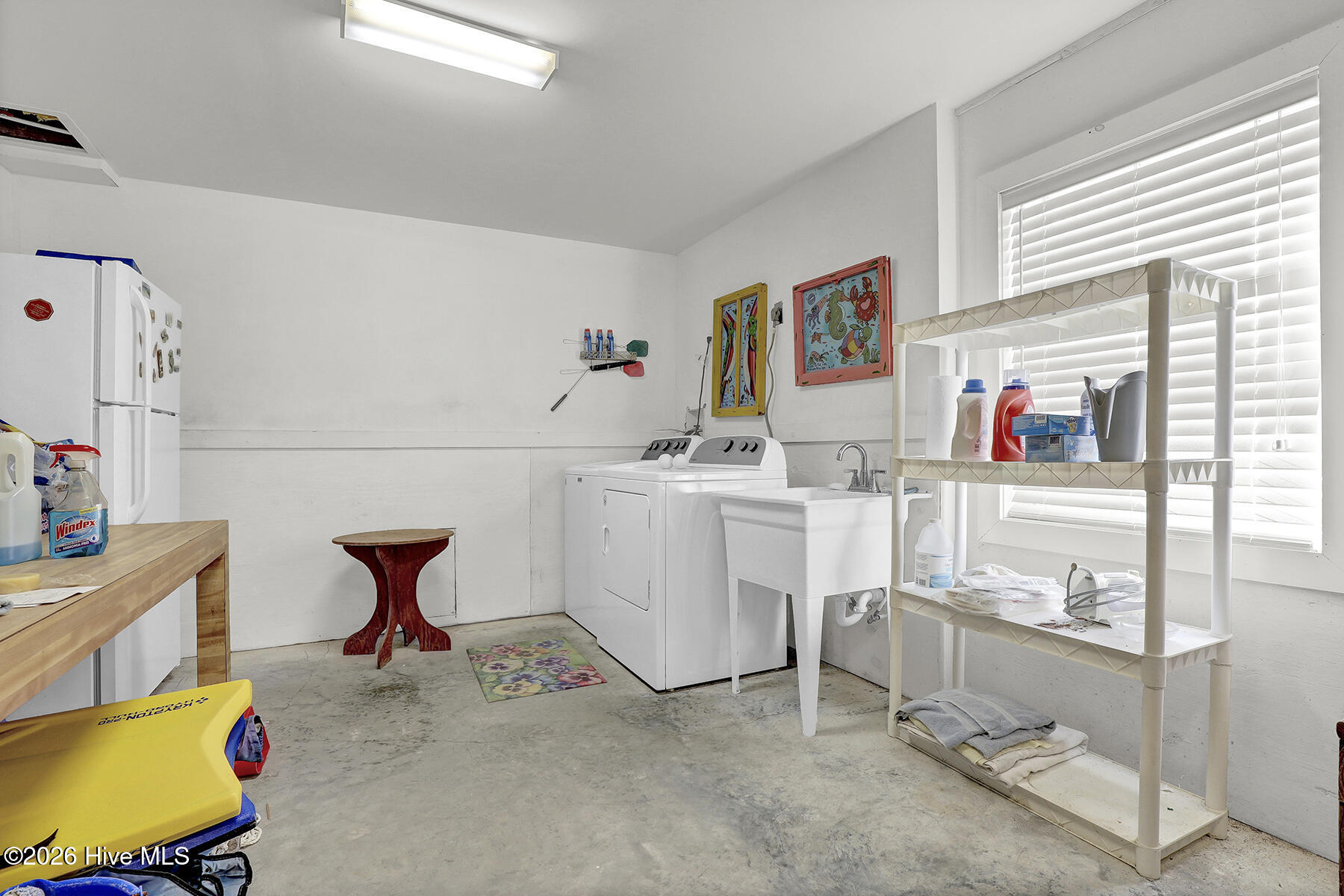 100548682 | Photo 37