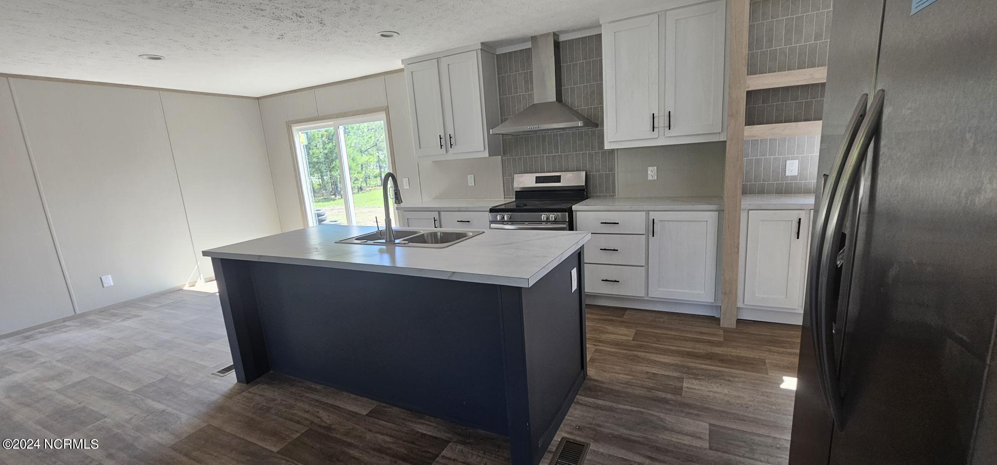 100568874 | Photo 10