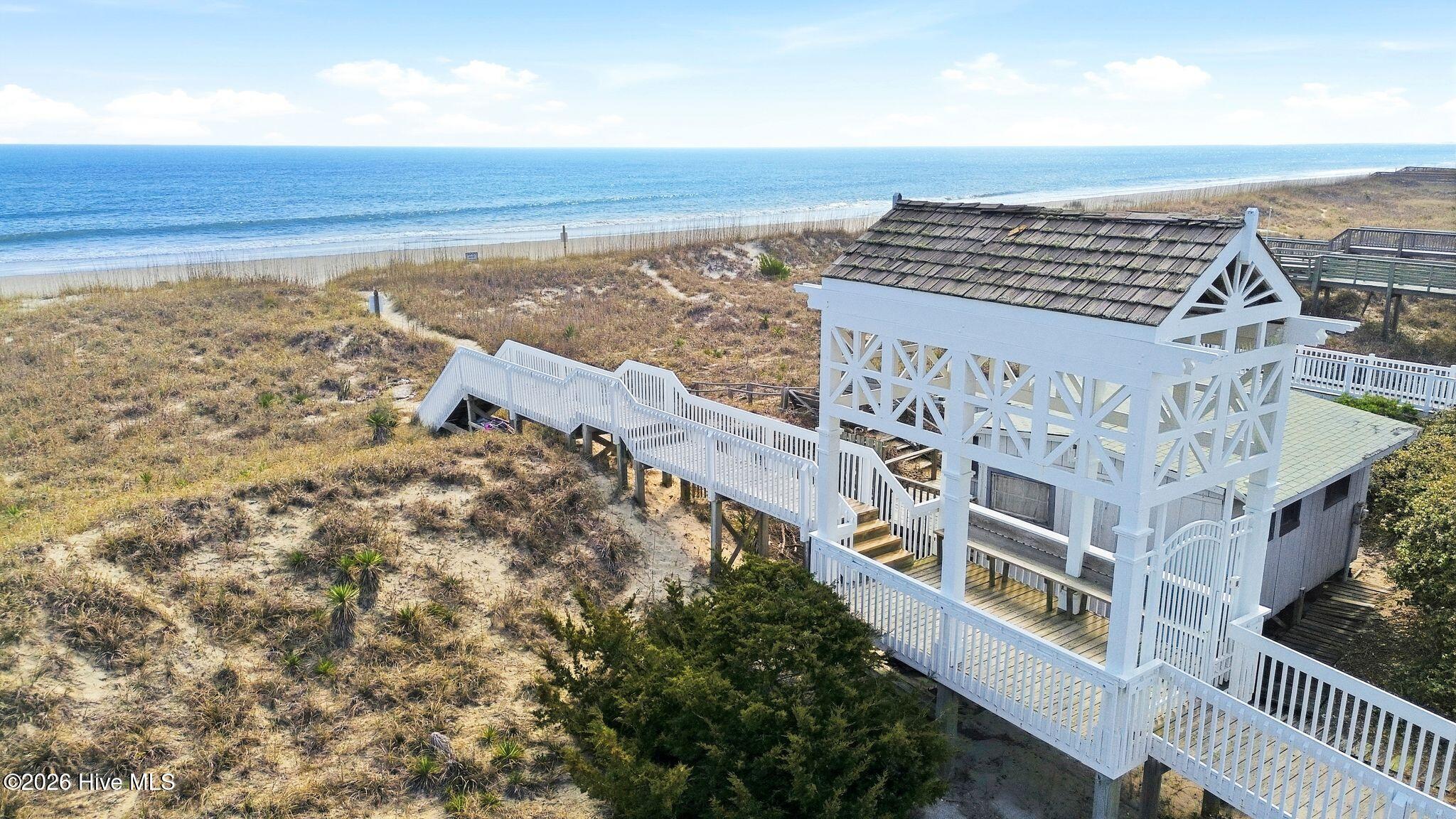 100566463 | Photo 14