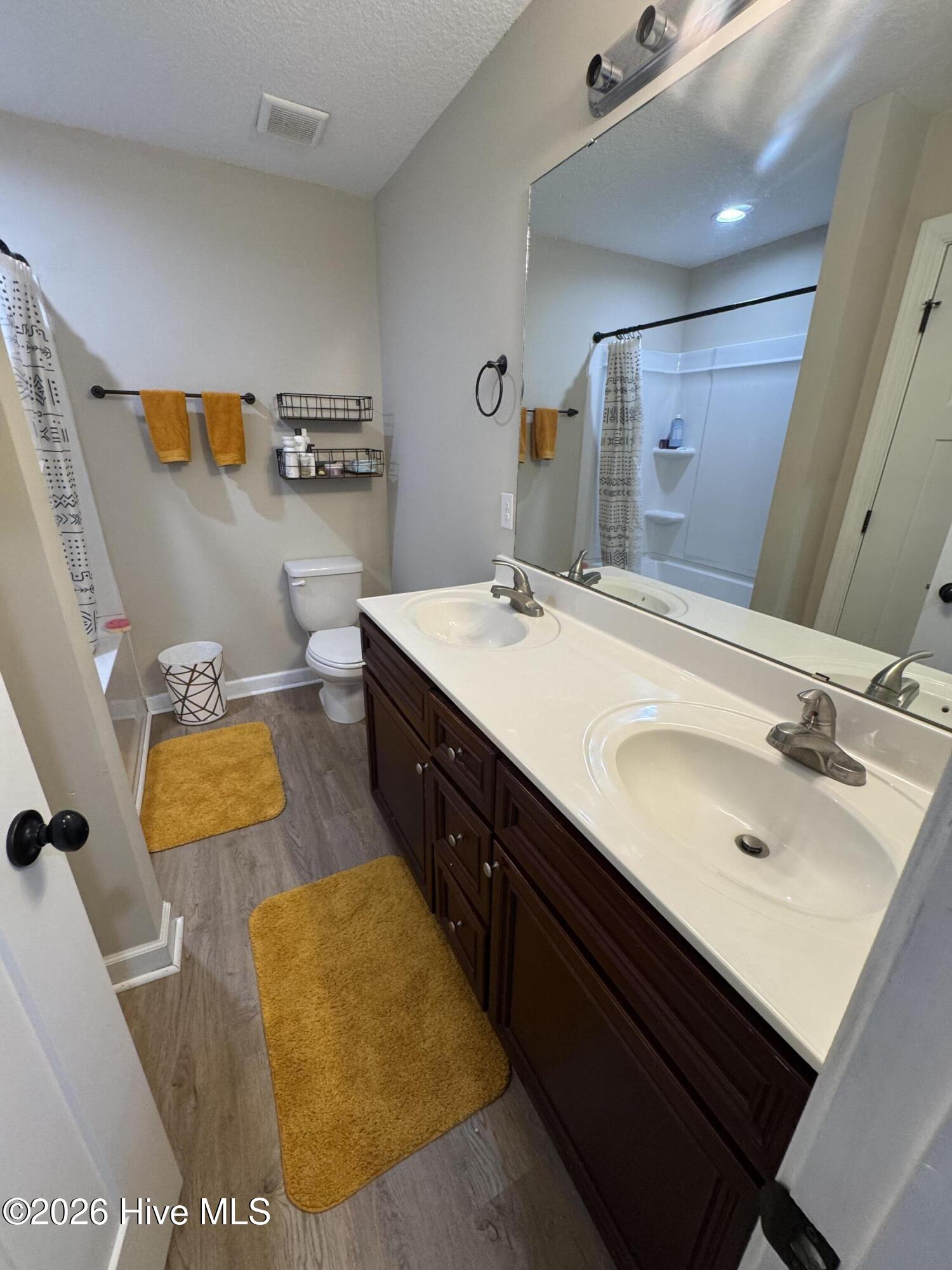 100566415 | Photo 21