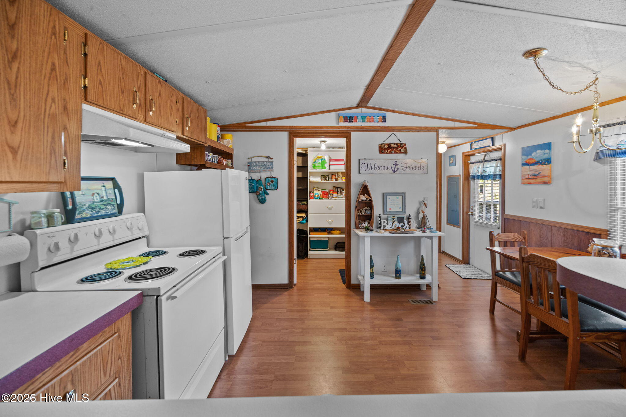 100552918 | Photo 23