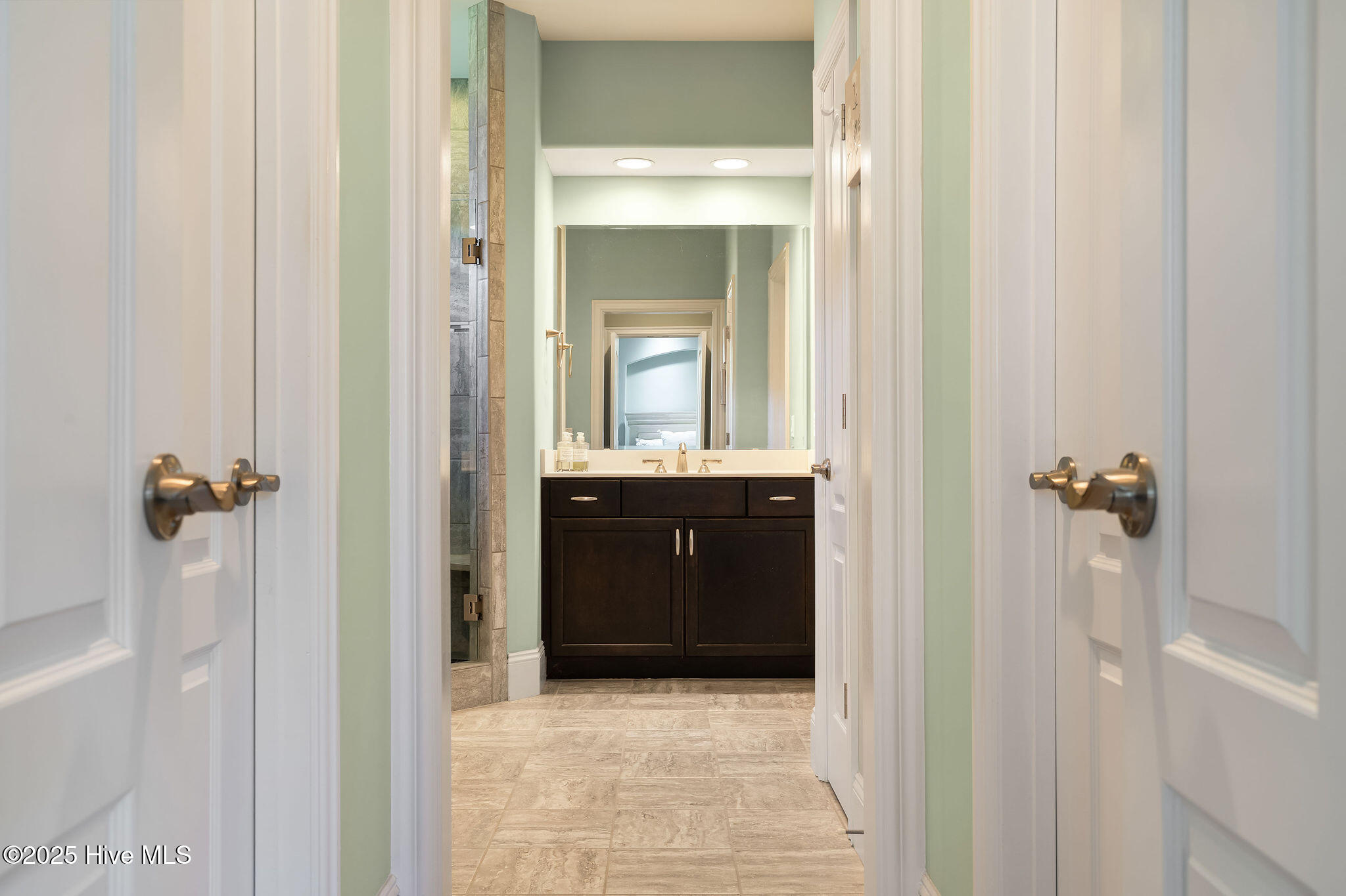 100541913 | Photo 63