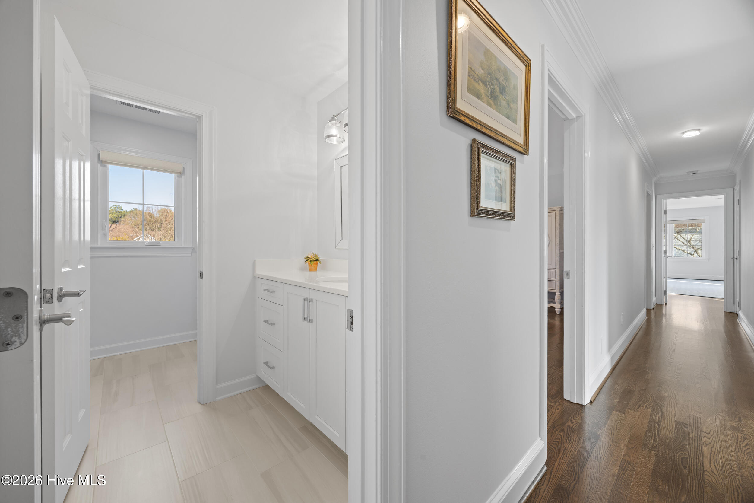 100553782 | Photo 44