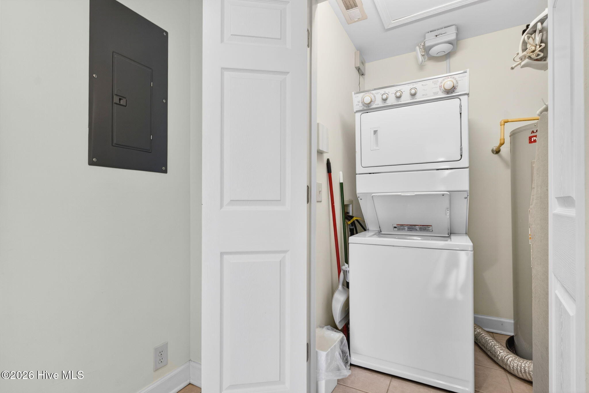 100569231 | Photo 14