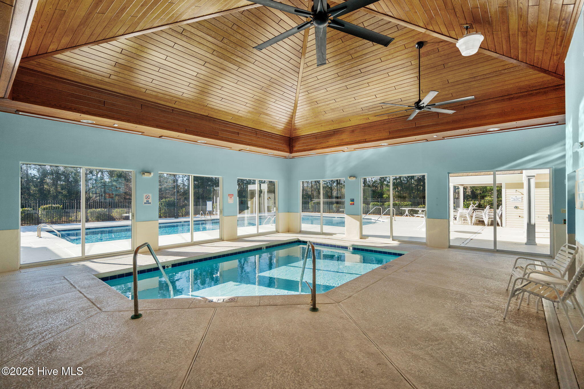 100563731 | Photo 84