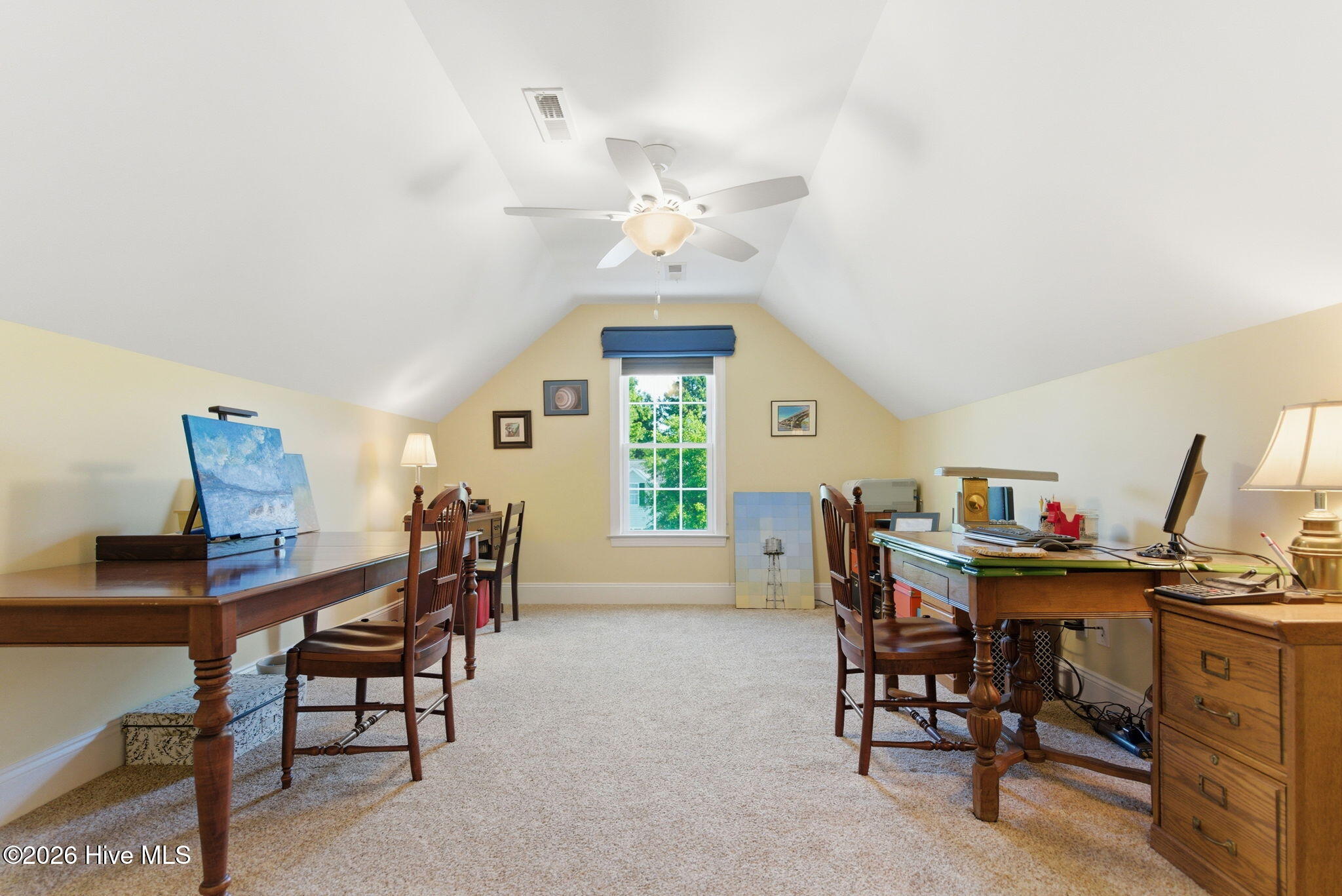 100569410 | Photo 24