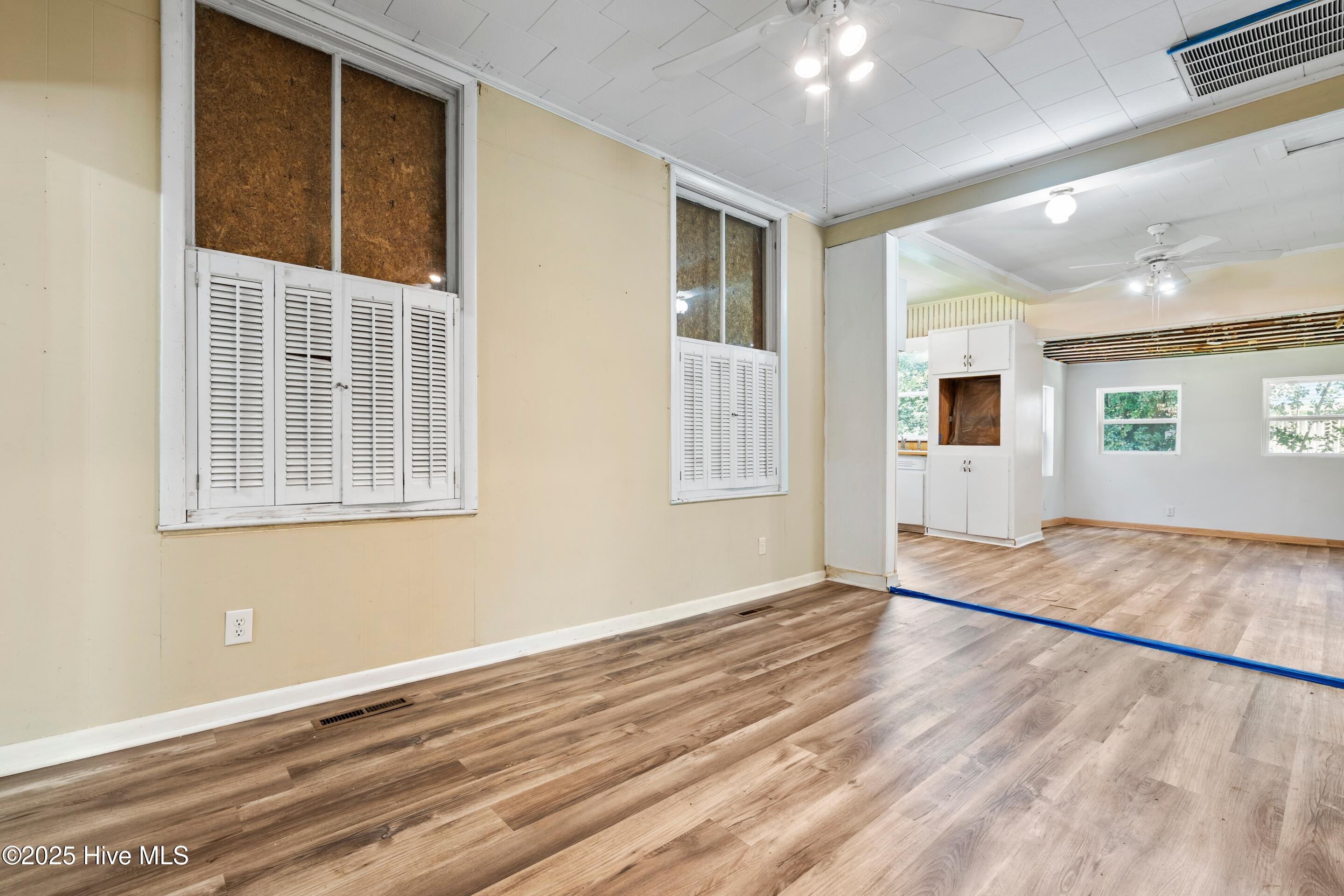 100513299 | Photo 14