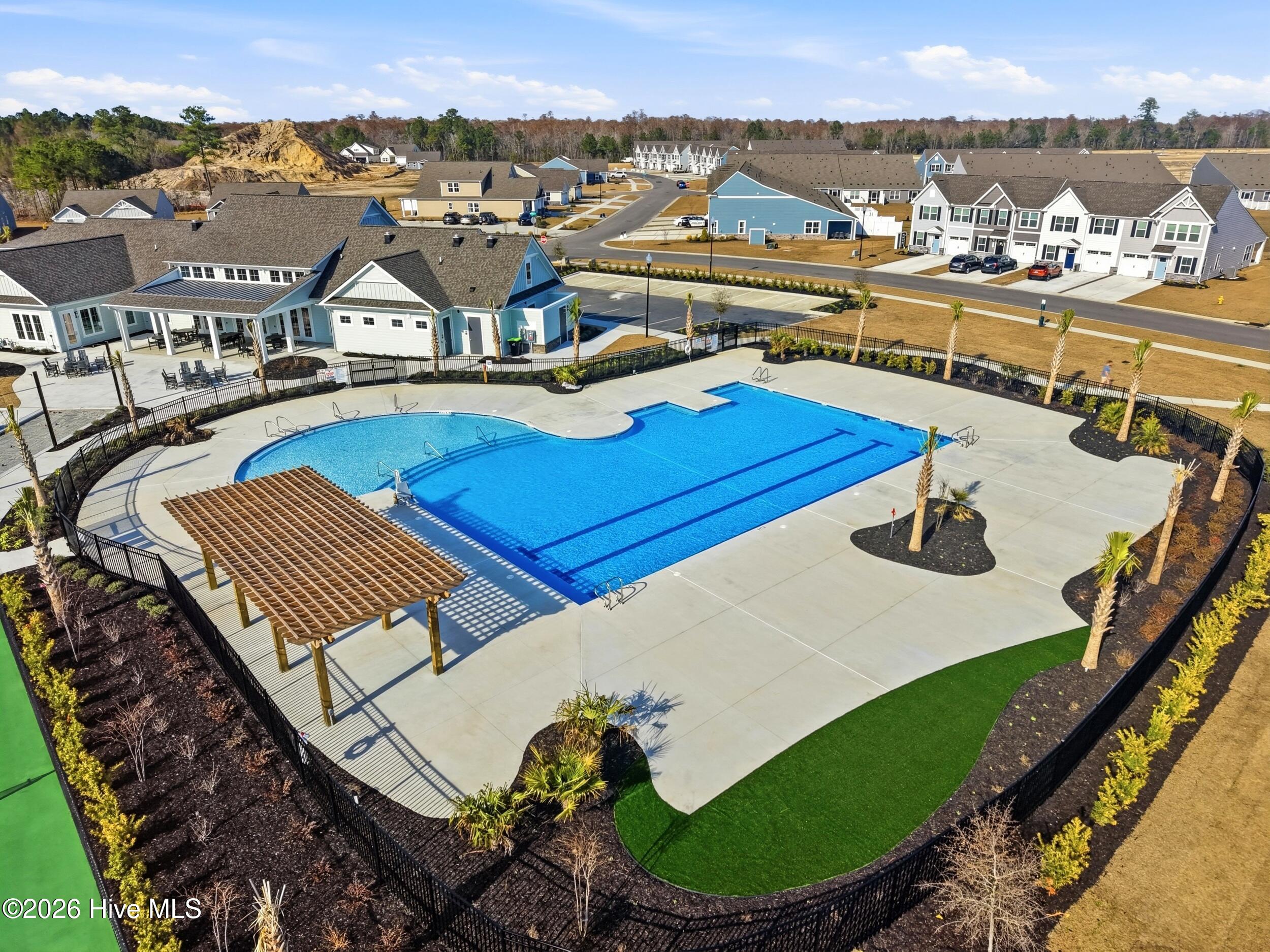 100559219 | Photo 30