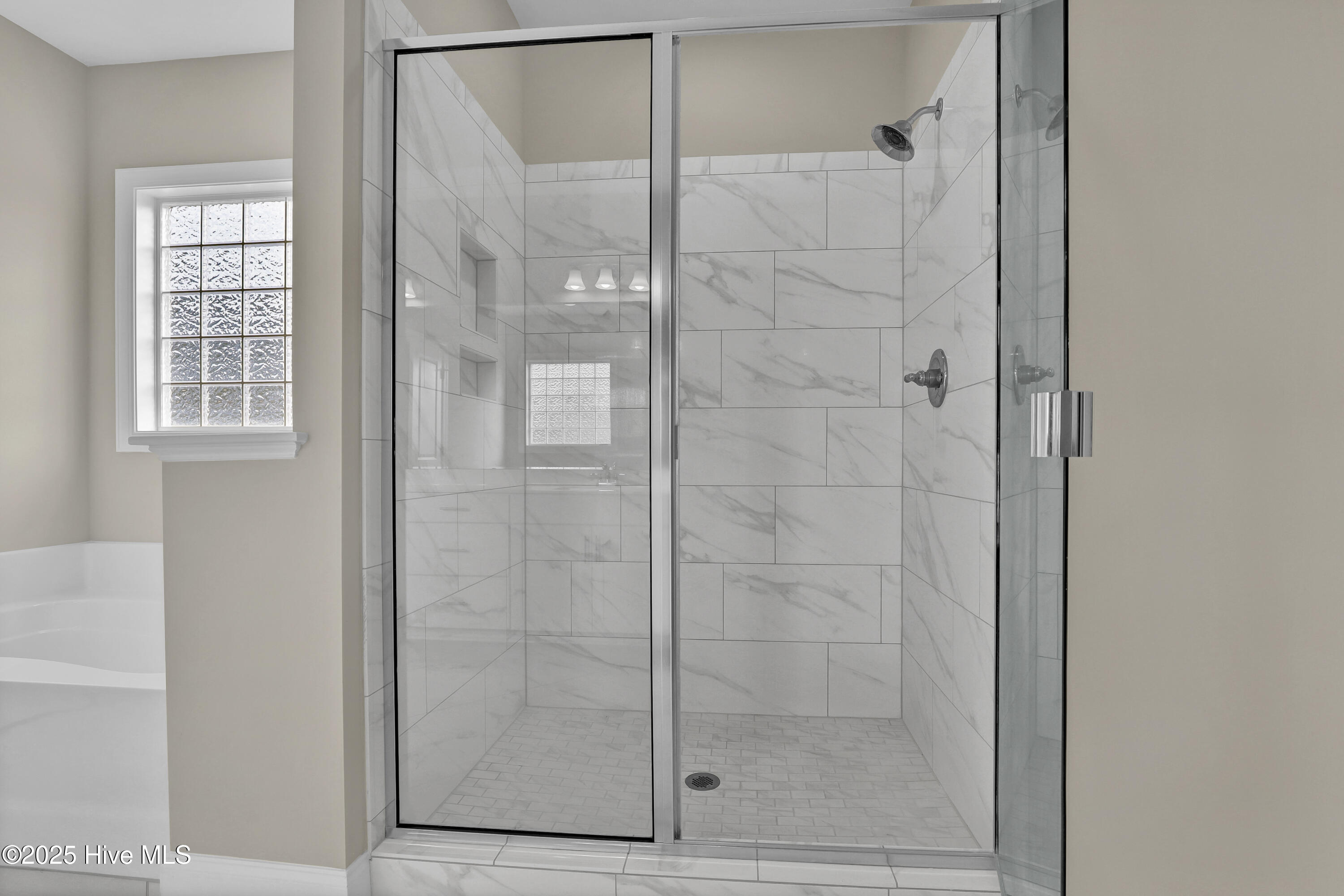 100545755 | Photo 36