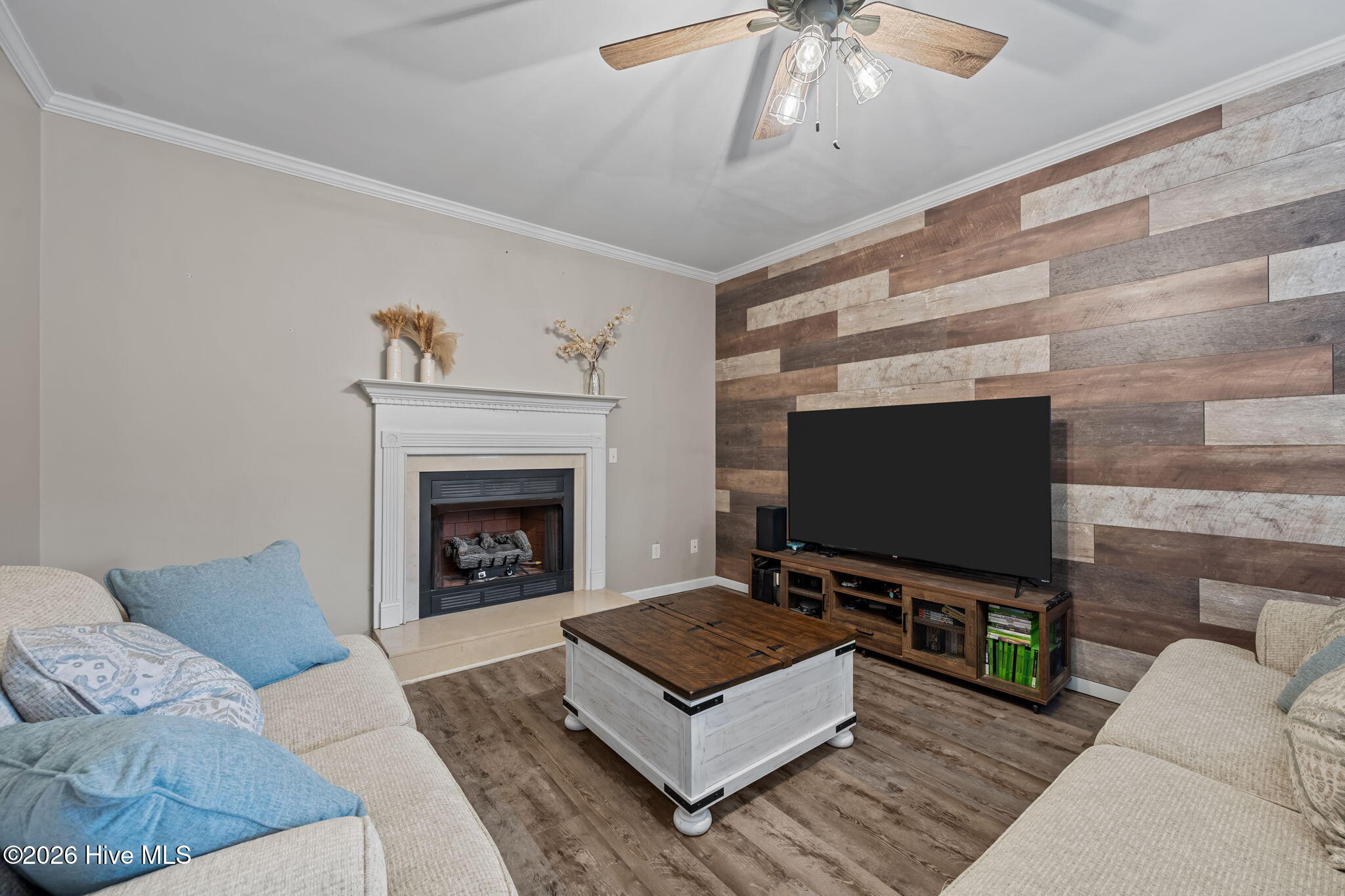 100557668 | Photo 18