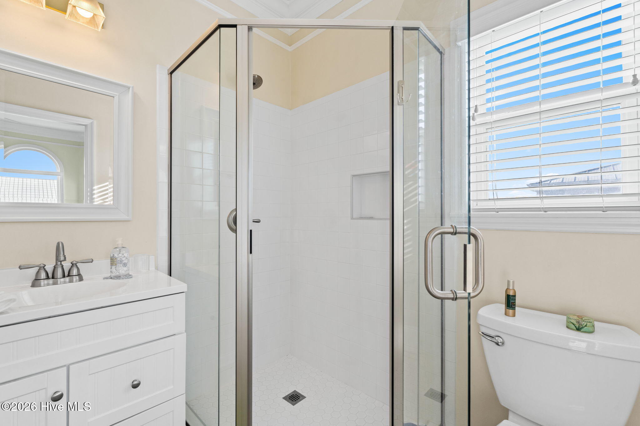 100561633 | Photo 21