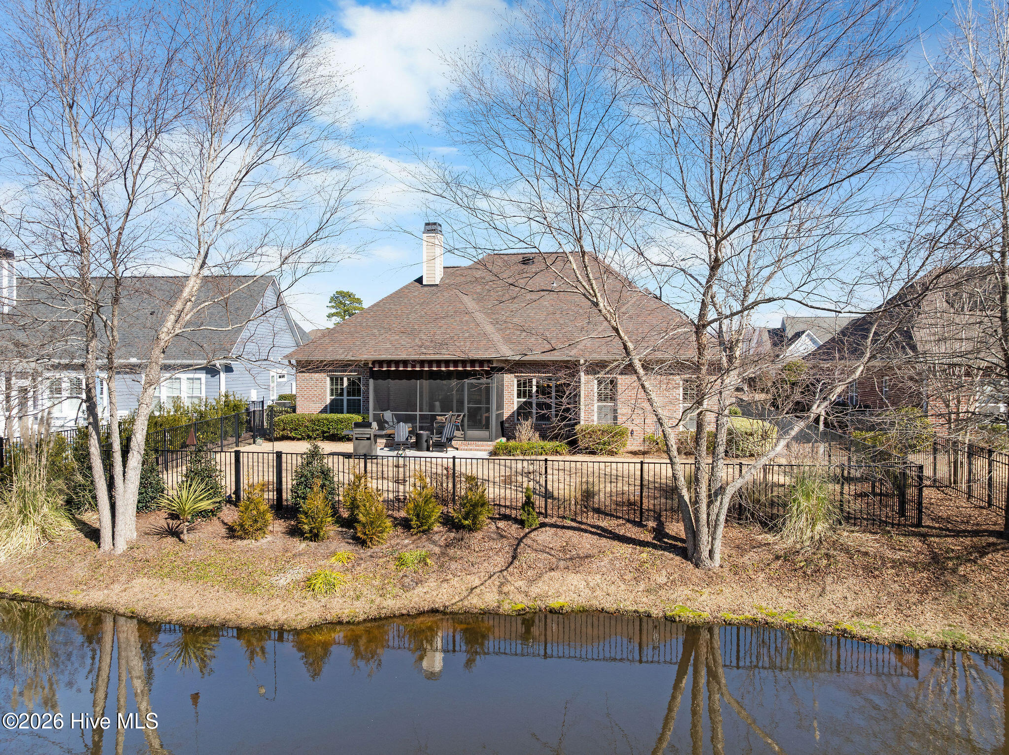 100564801 | Photo 50