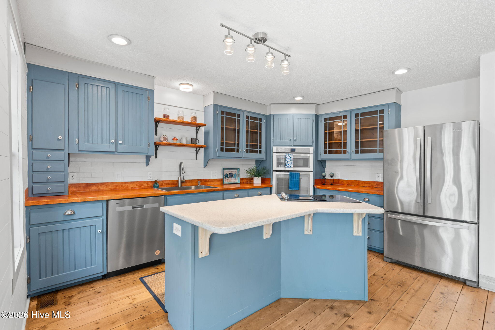 100564721 | Photo 17