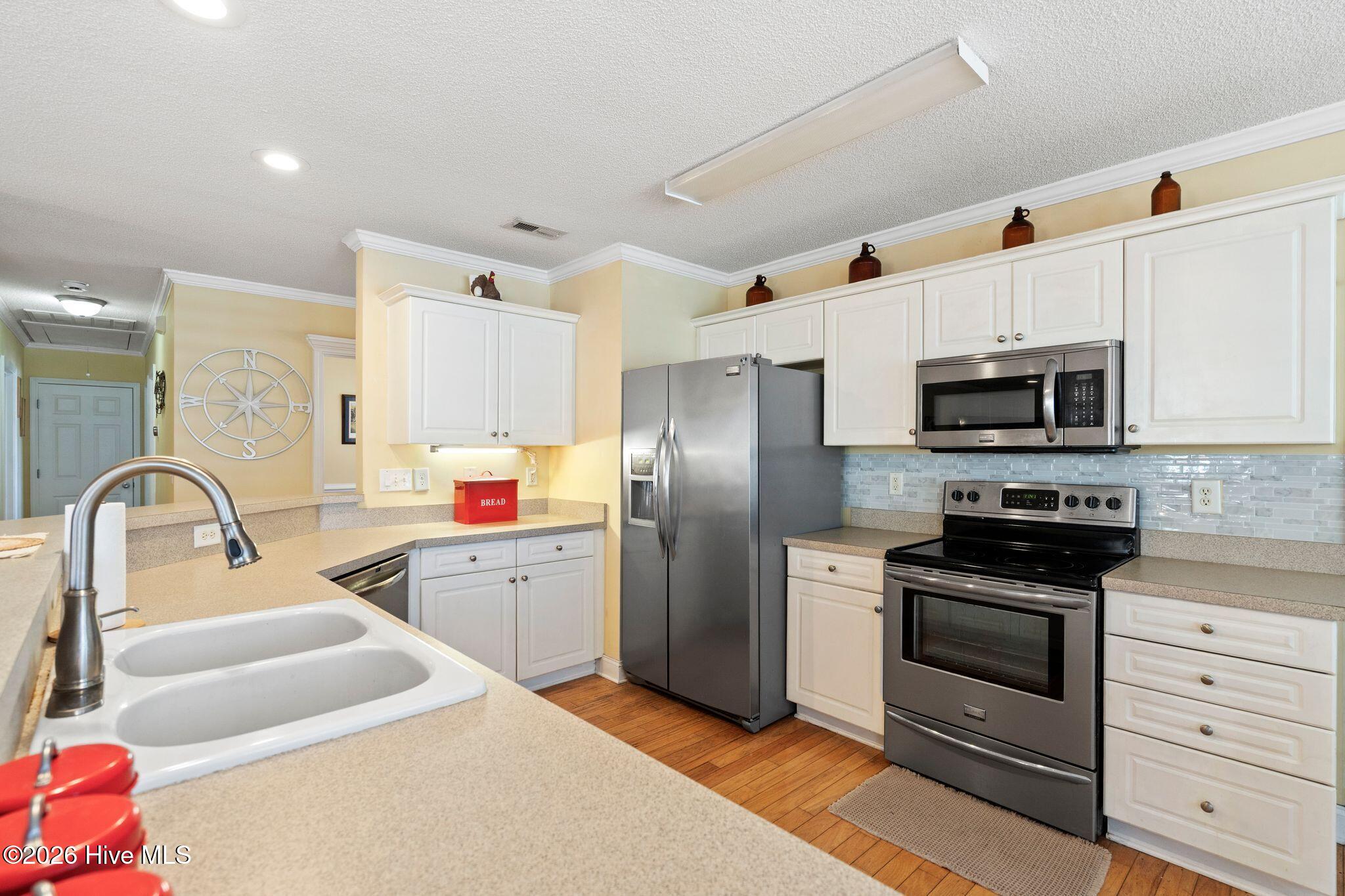 100554747 | Photo 51