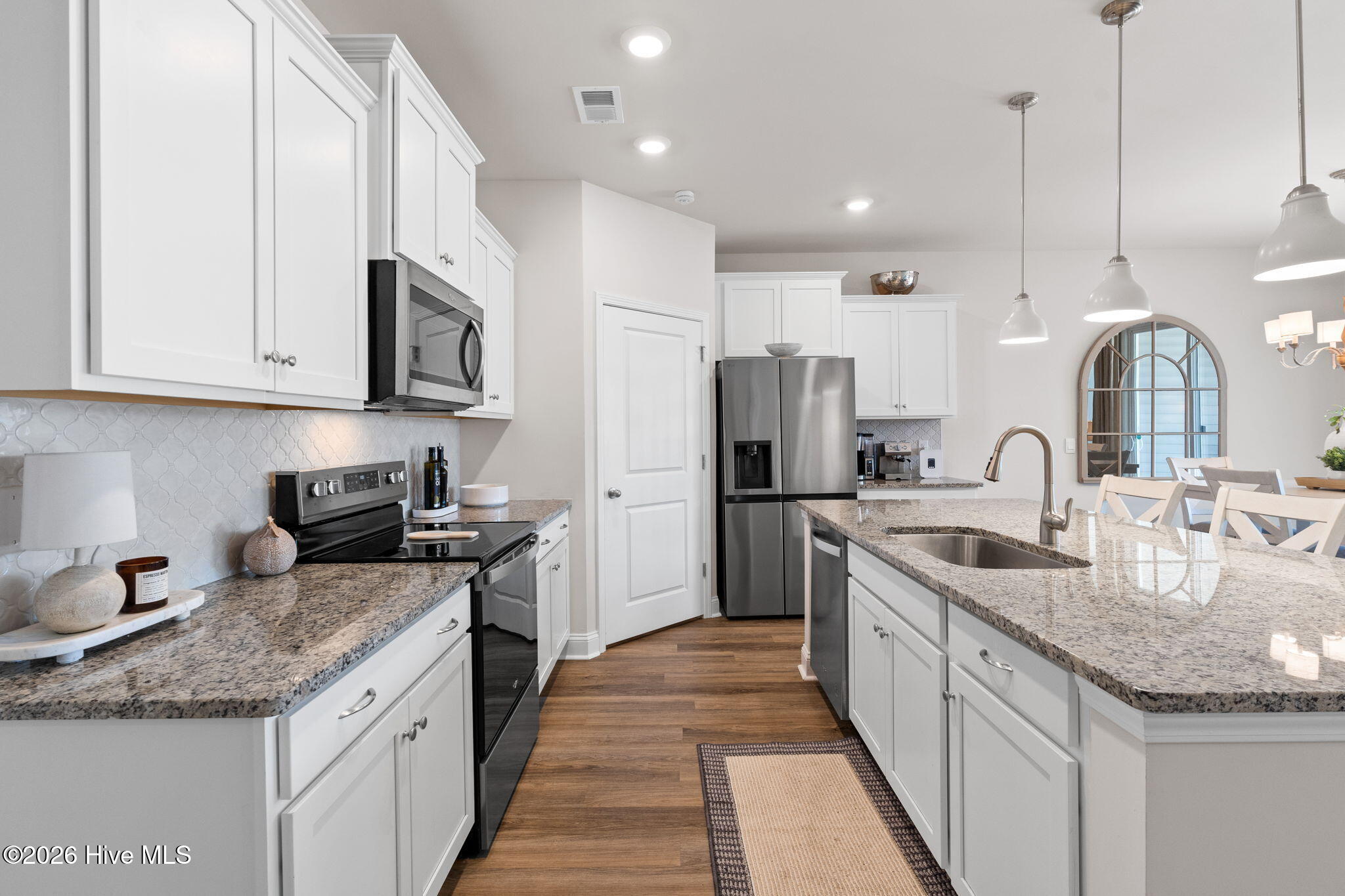 100555775 | Photo 14