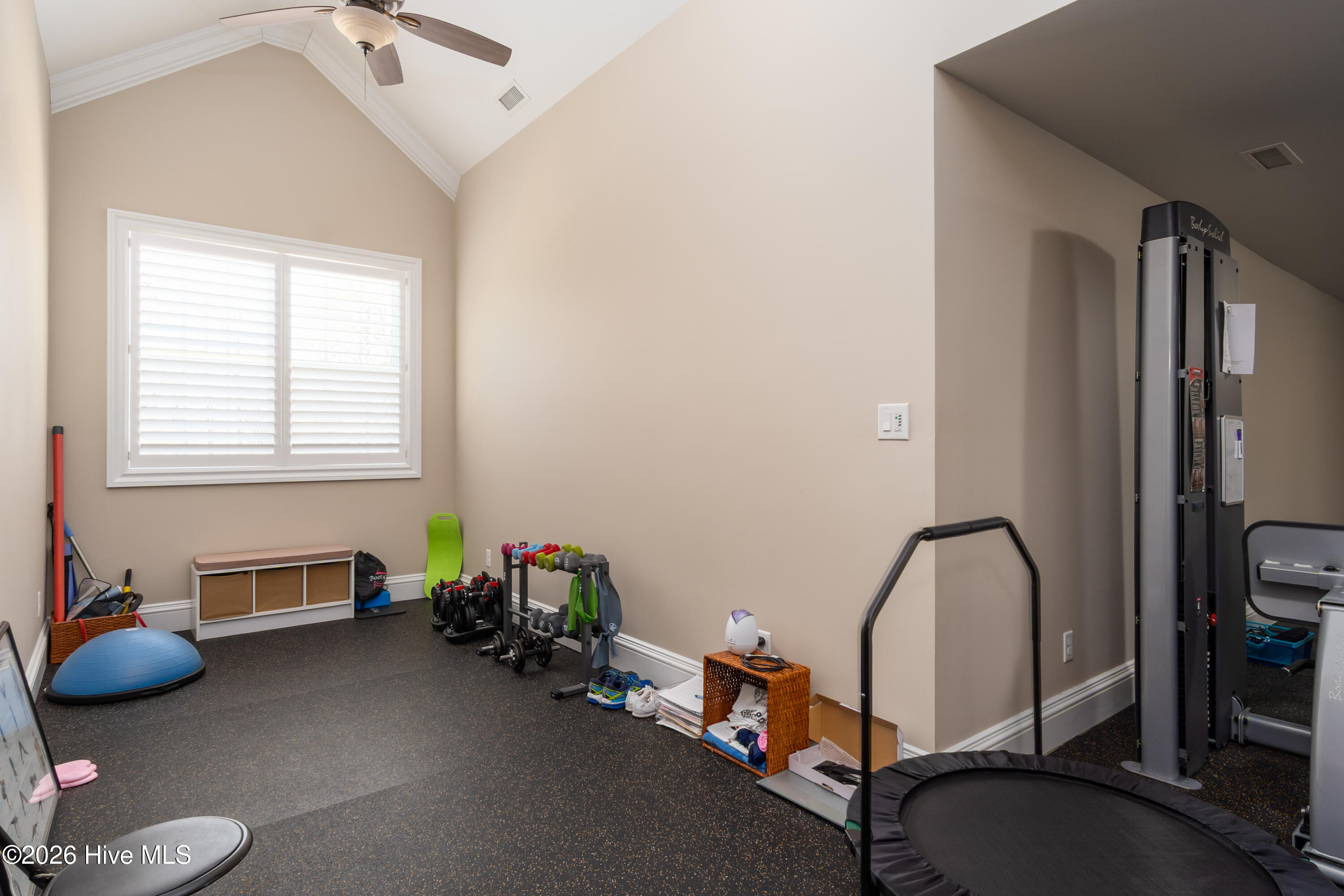 100550947 | Photo 80