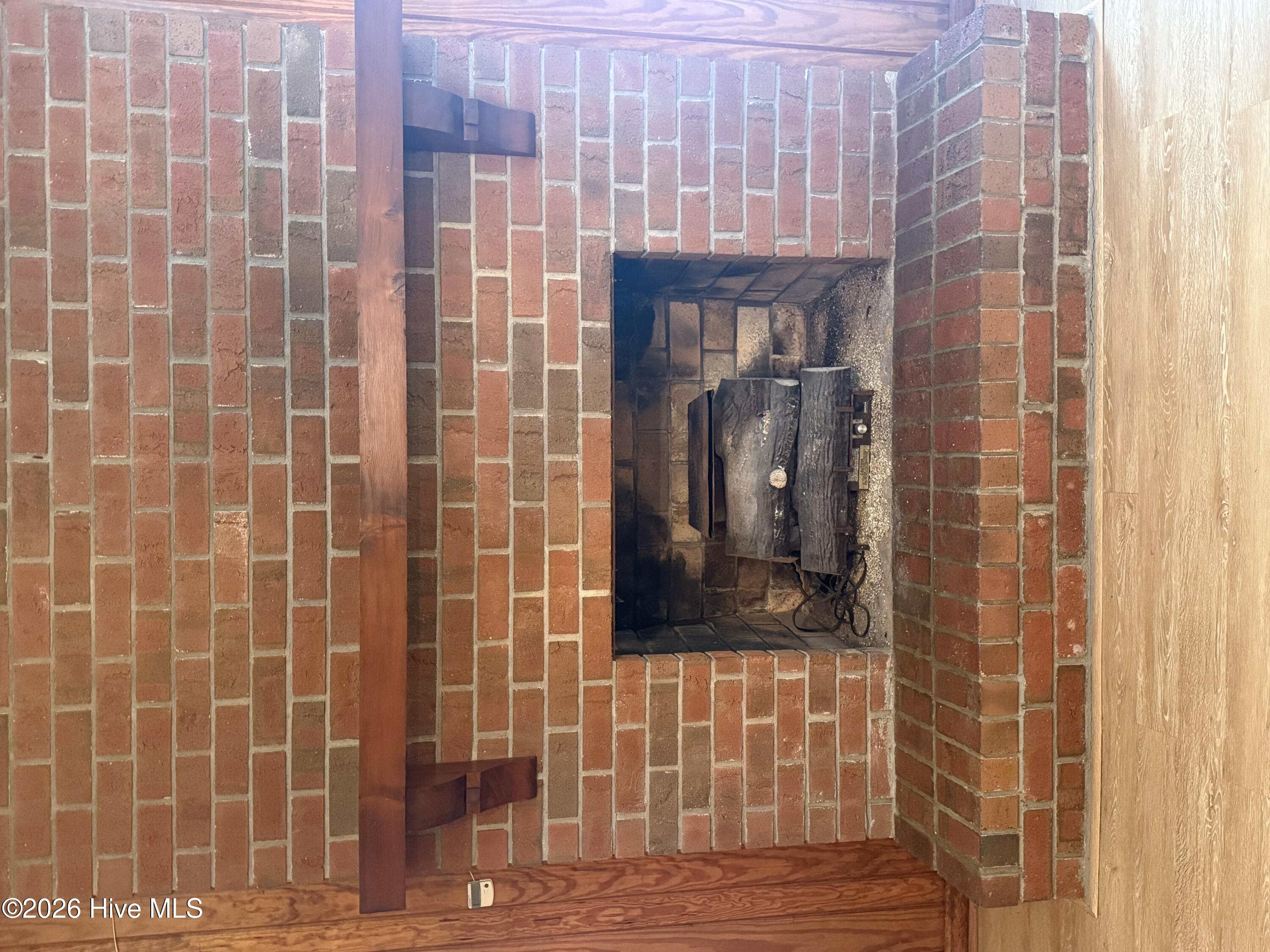 100570594 | Photo 34