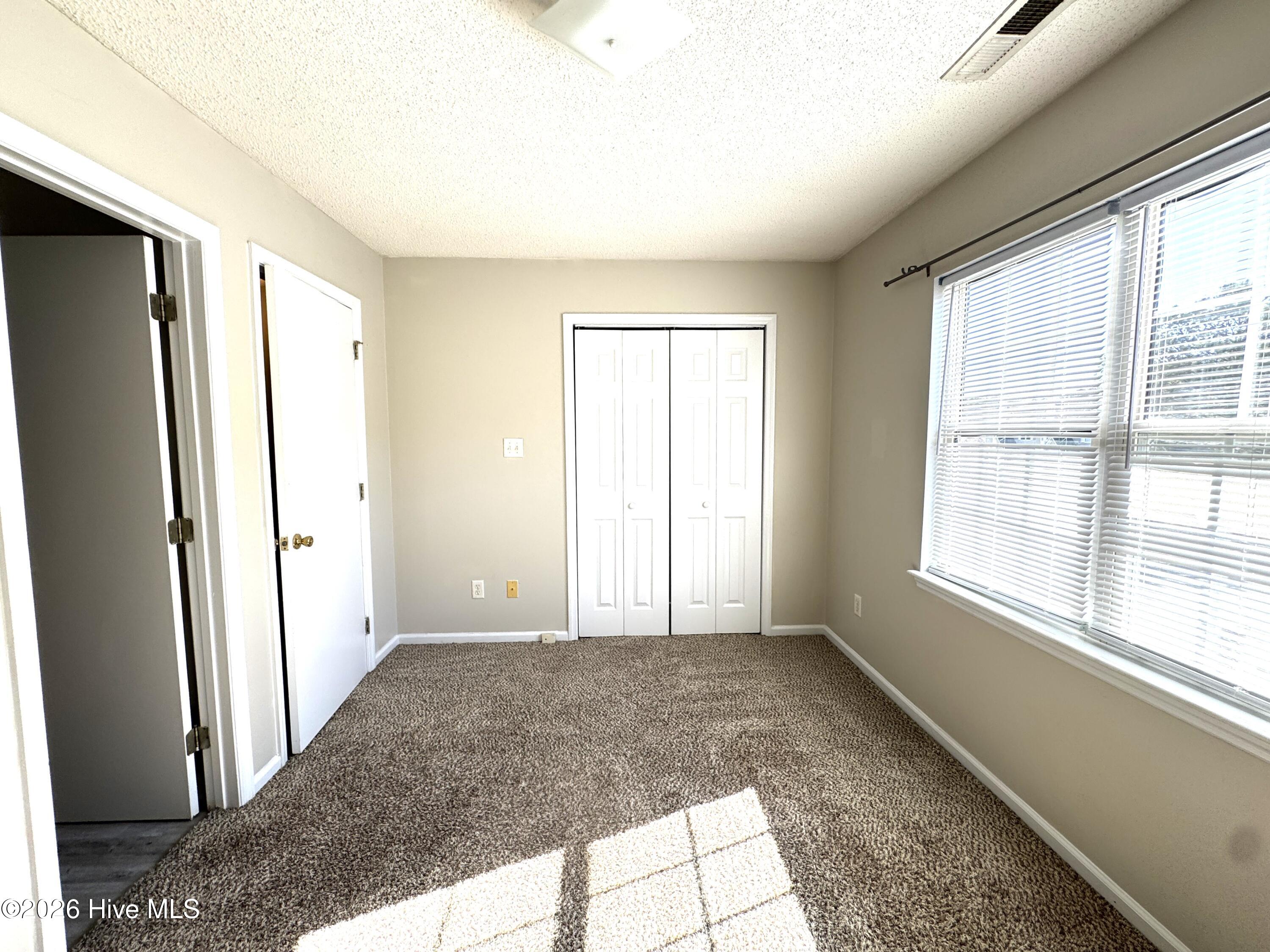 100565528 | Photo 14