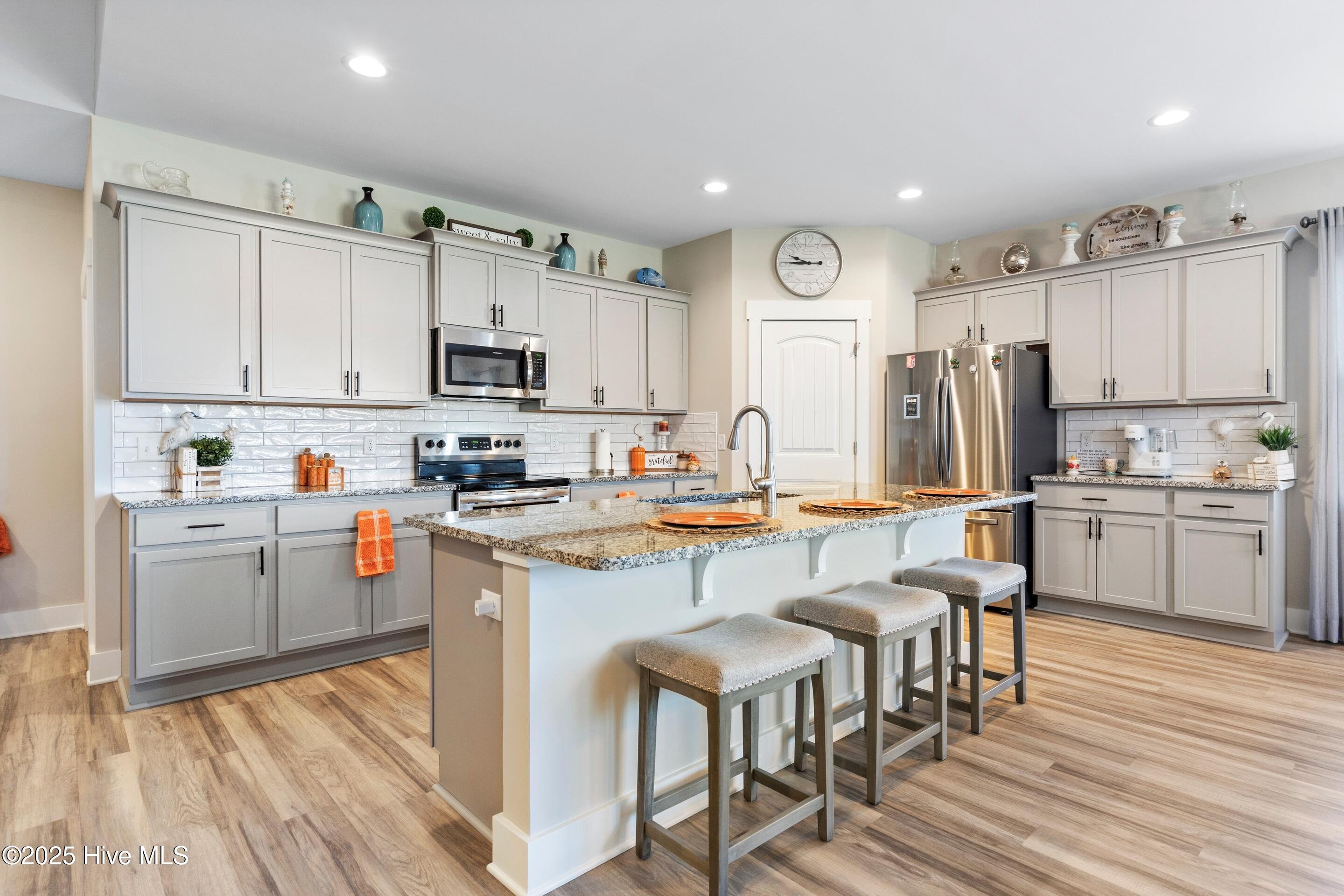 100538815 | Photo 39