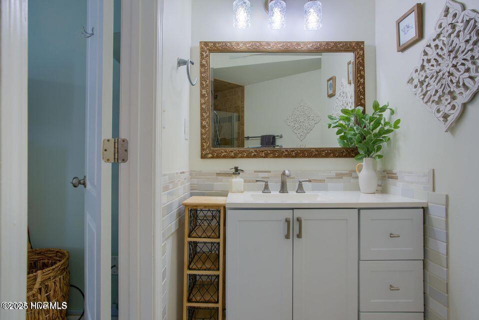 100490583 | Photo 15