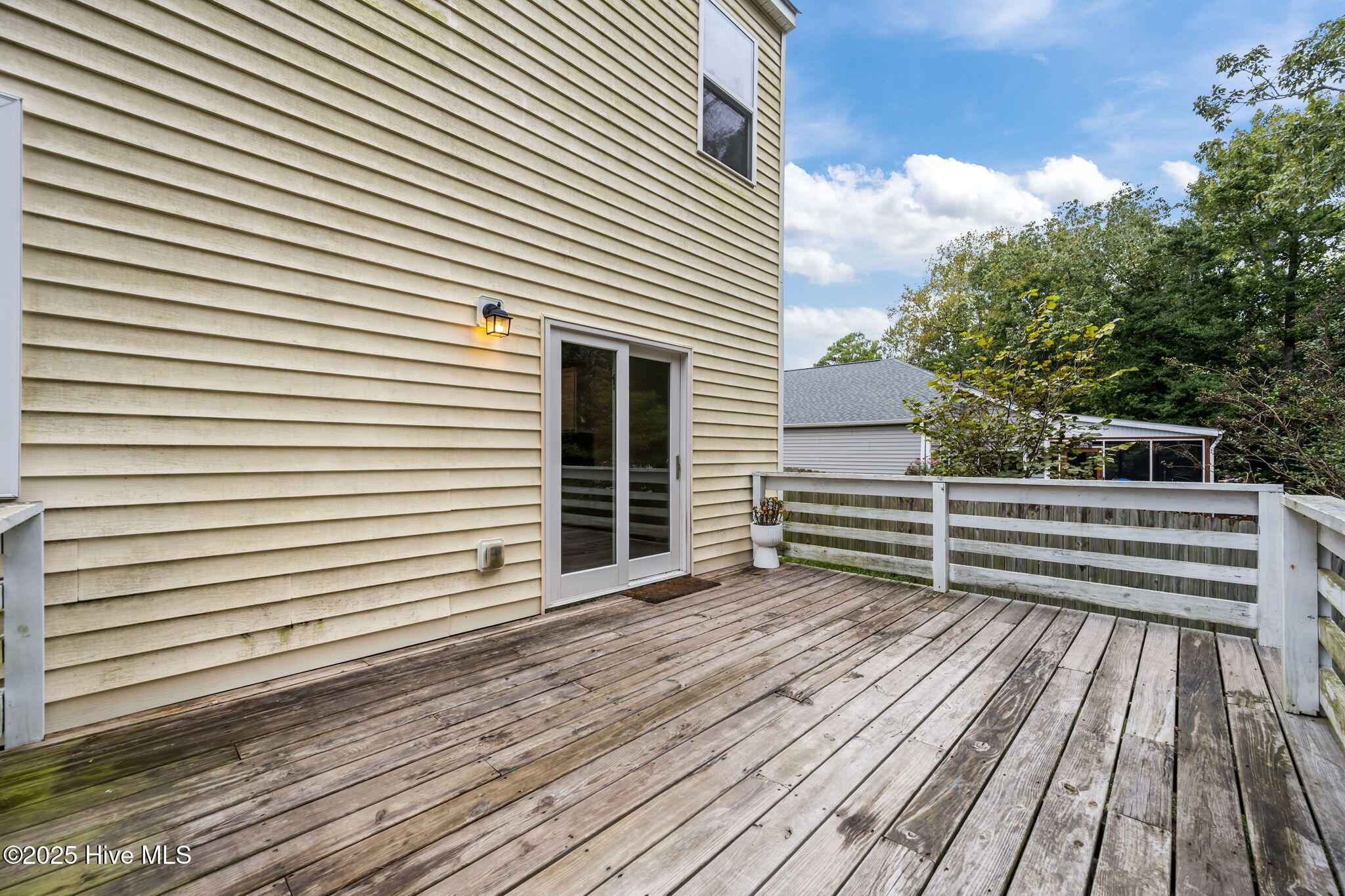 100536661 | Photo 37