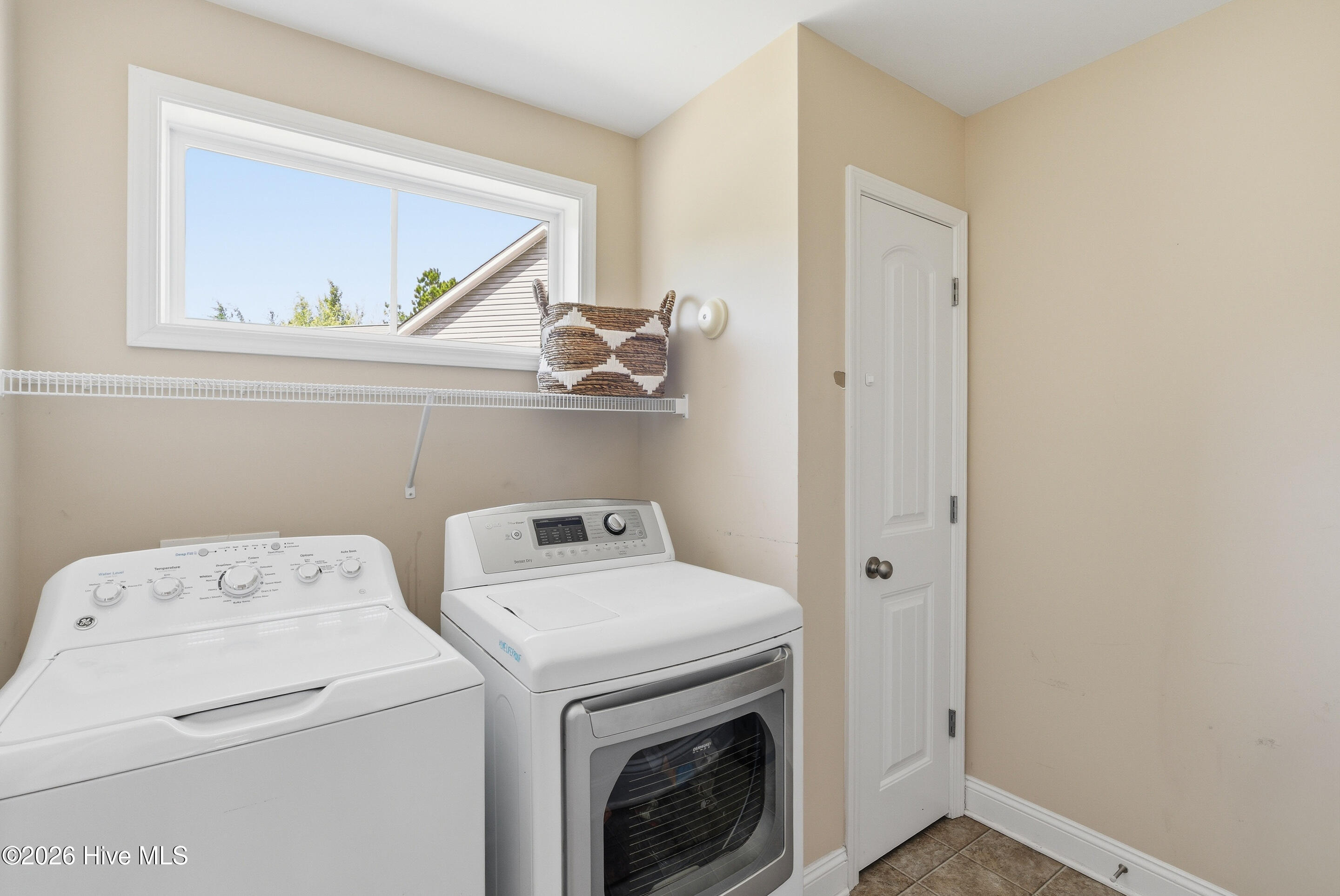 100563576 | Photo 42