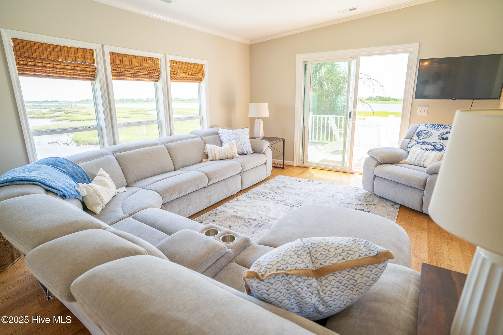 100516311 | Photo 18