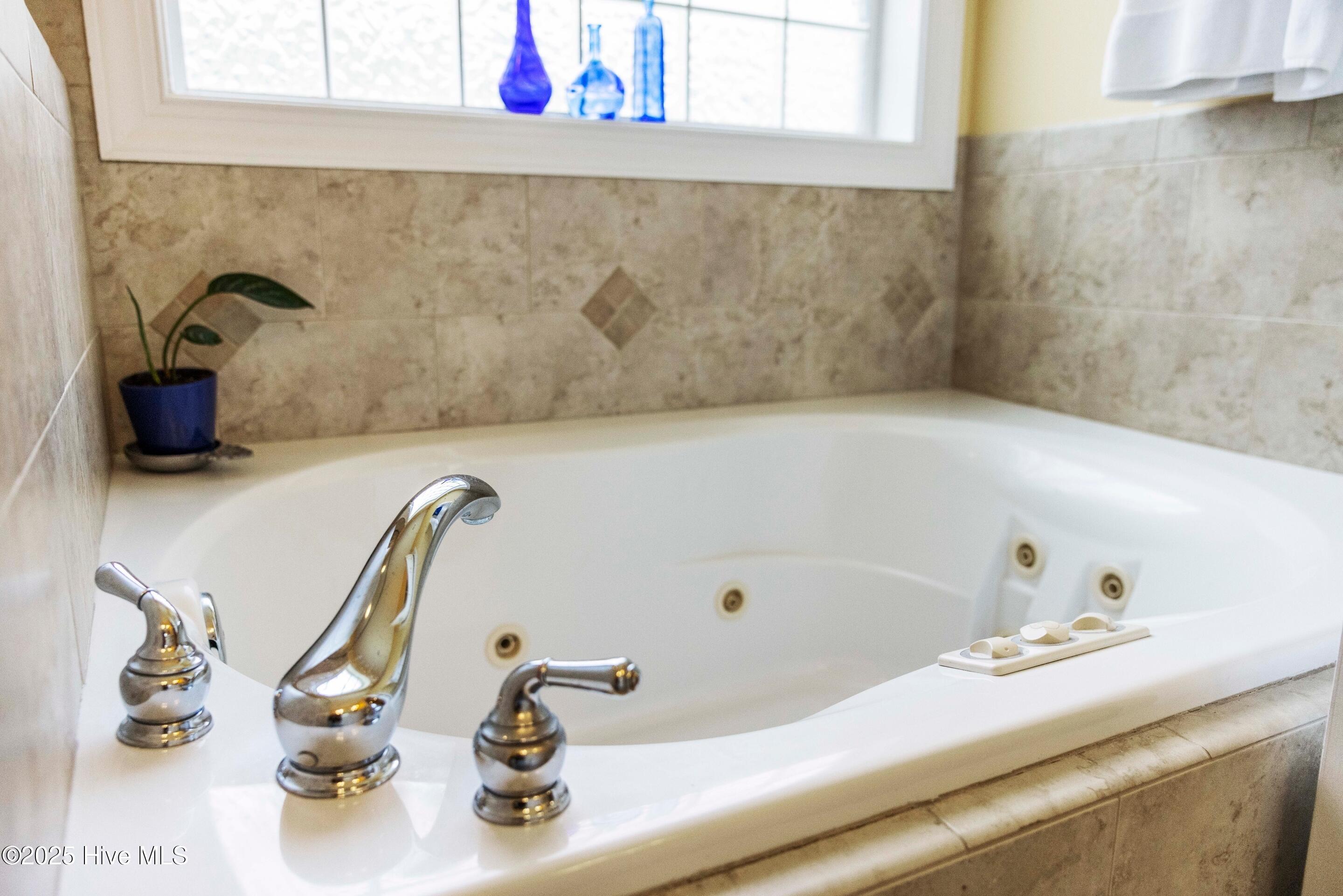 100514713 | Photo 34