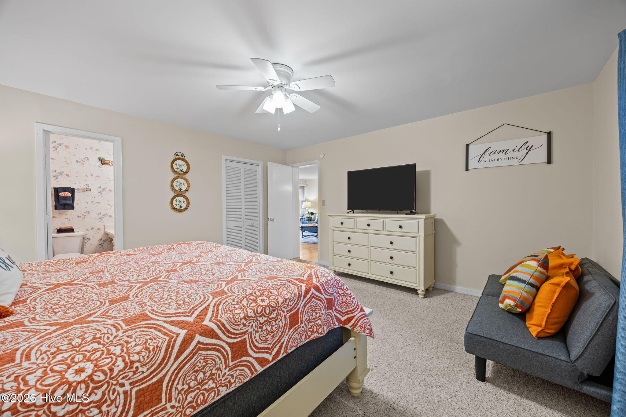 100561637 | Photo 18