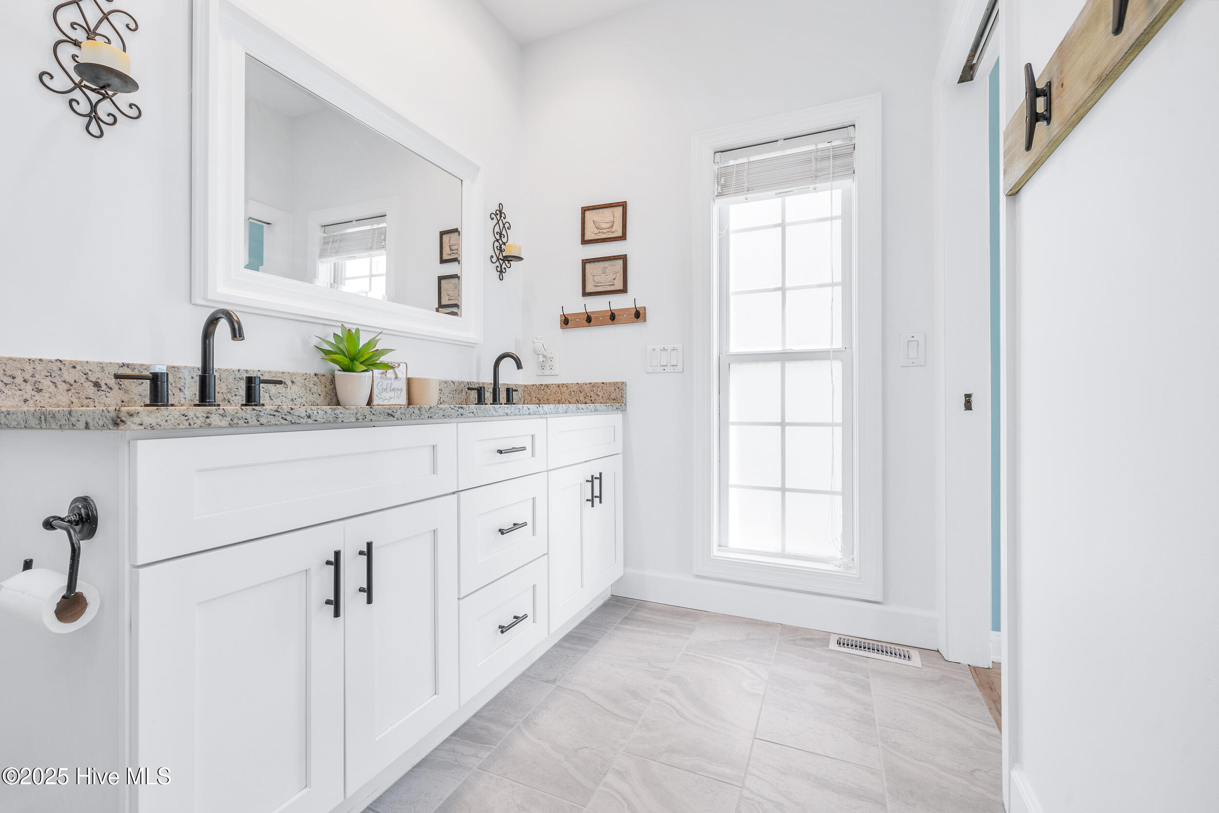 100500565 | Photo 28