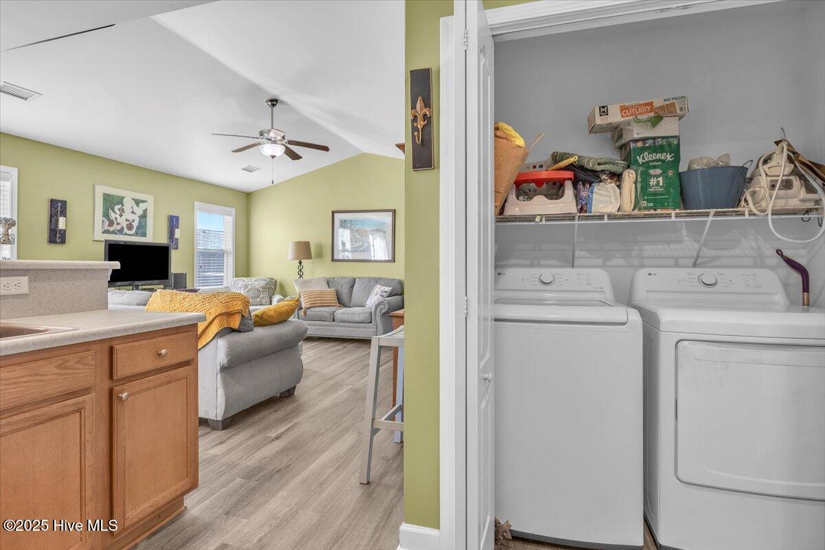 100527924 | Photo 26