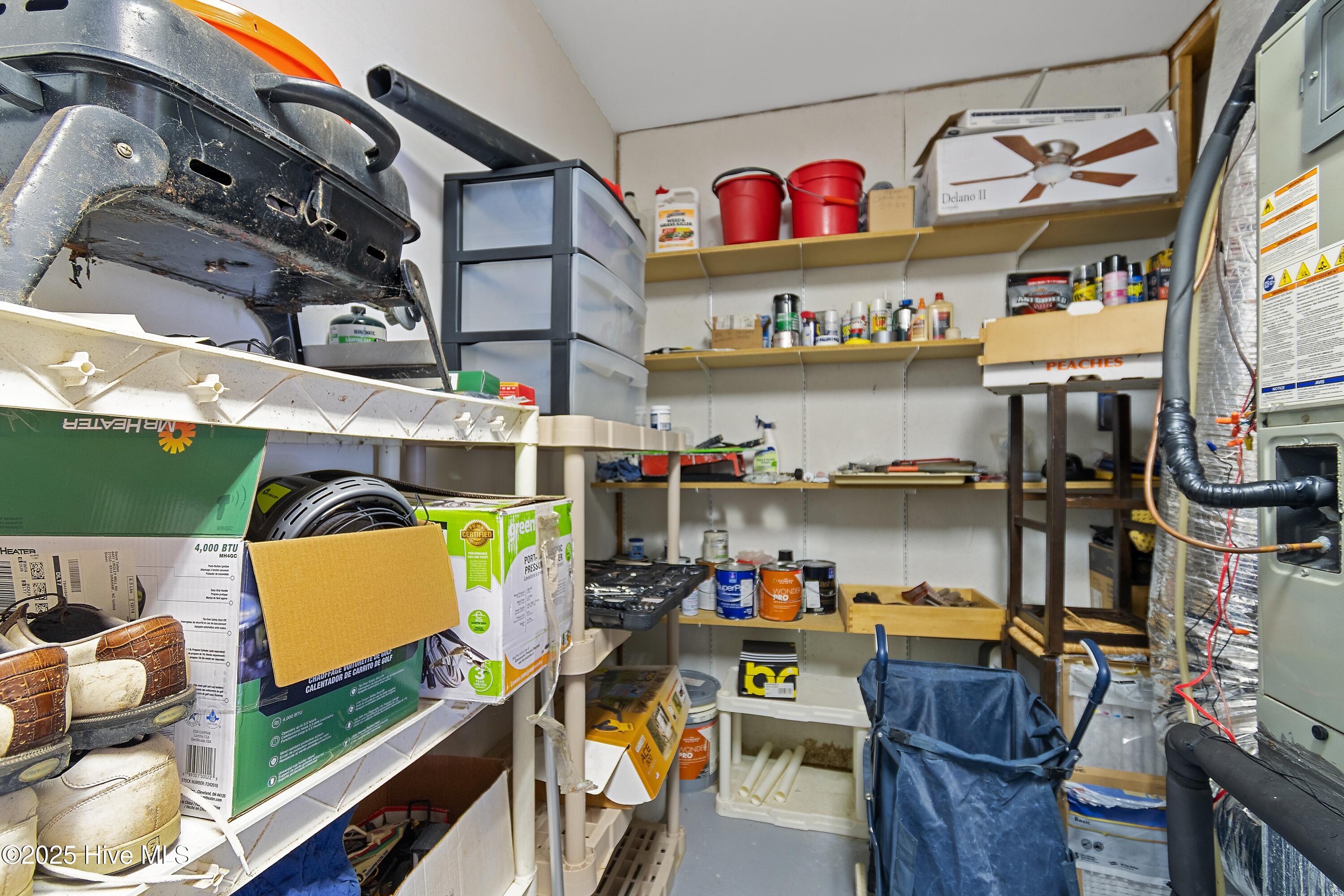 100533940 | Photo 46