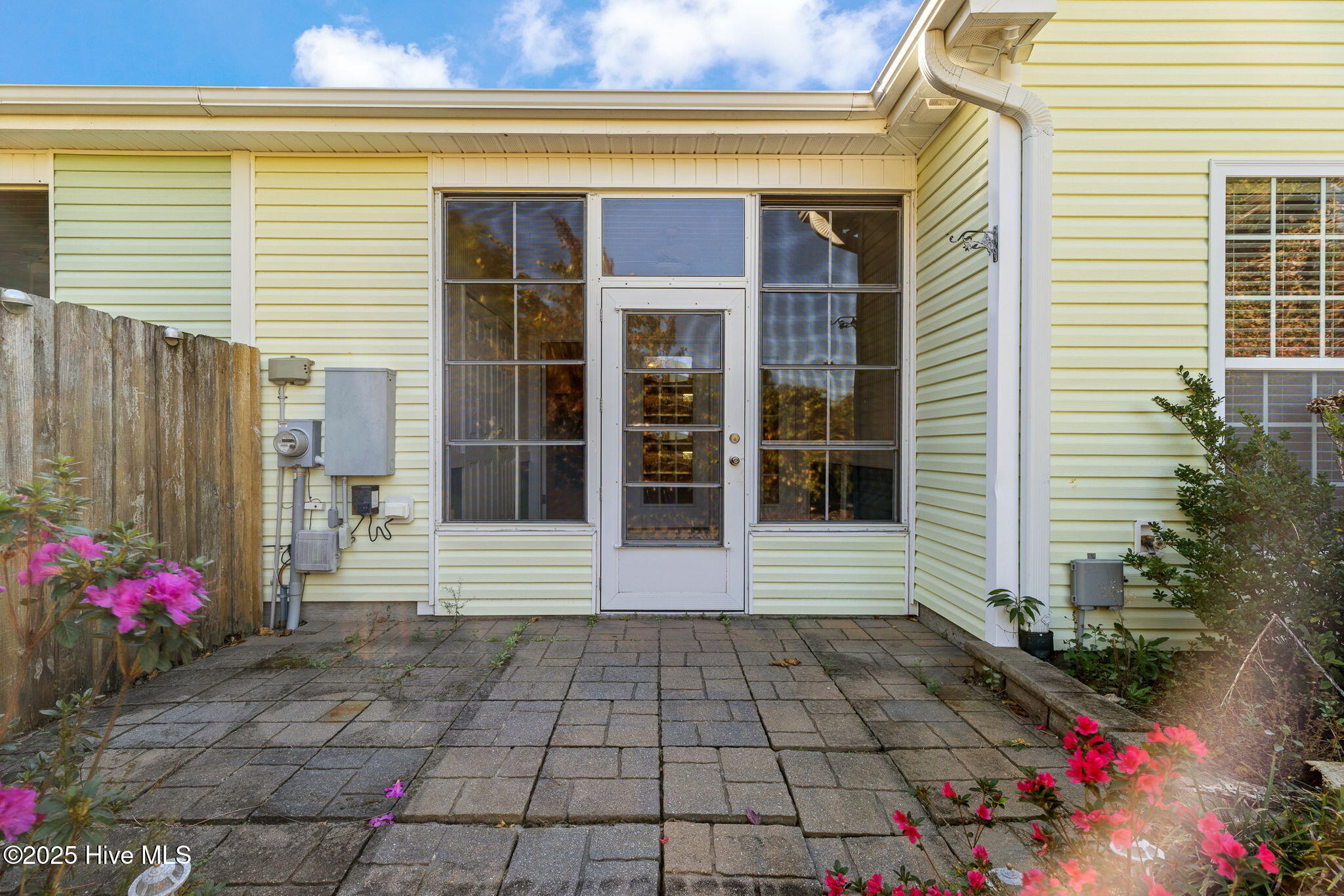 100542041 | Photo 26