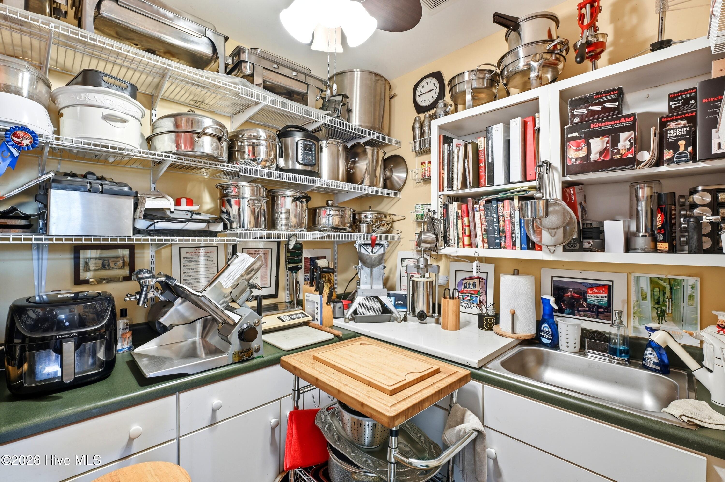 100567999 | Photo 50