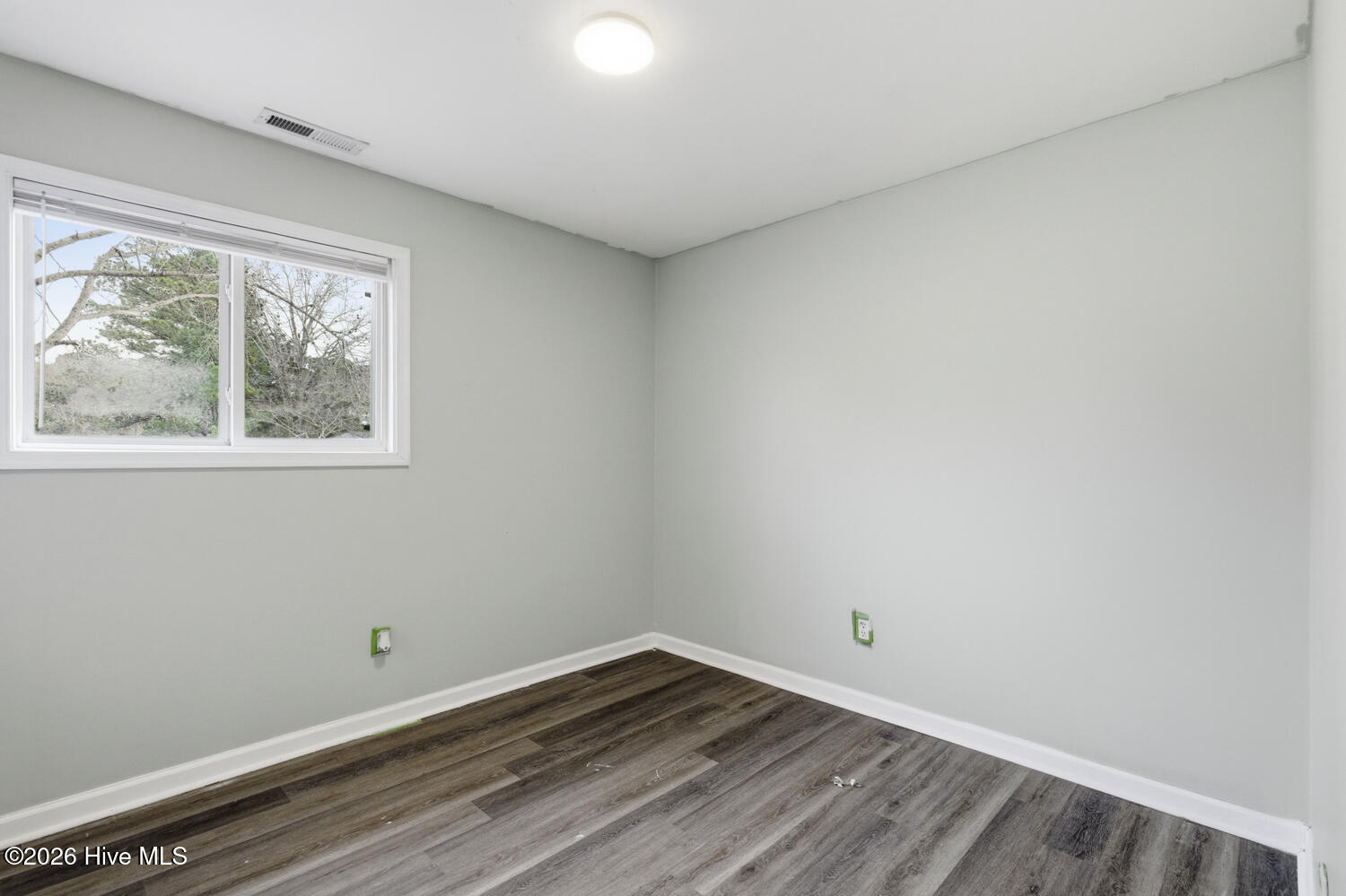 100551739 | Photo 14