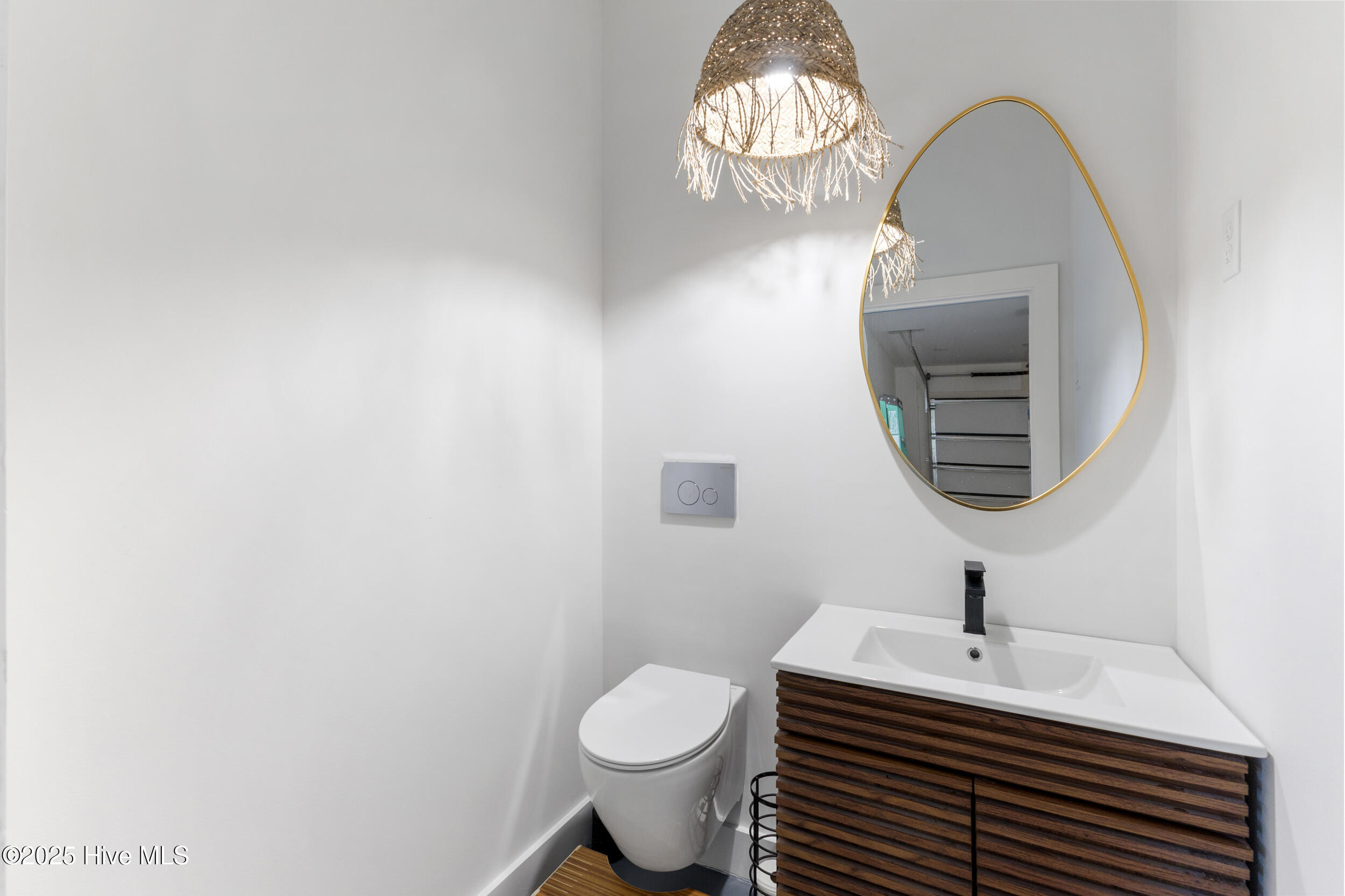 100560087 | Photo 52