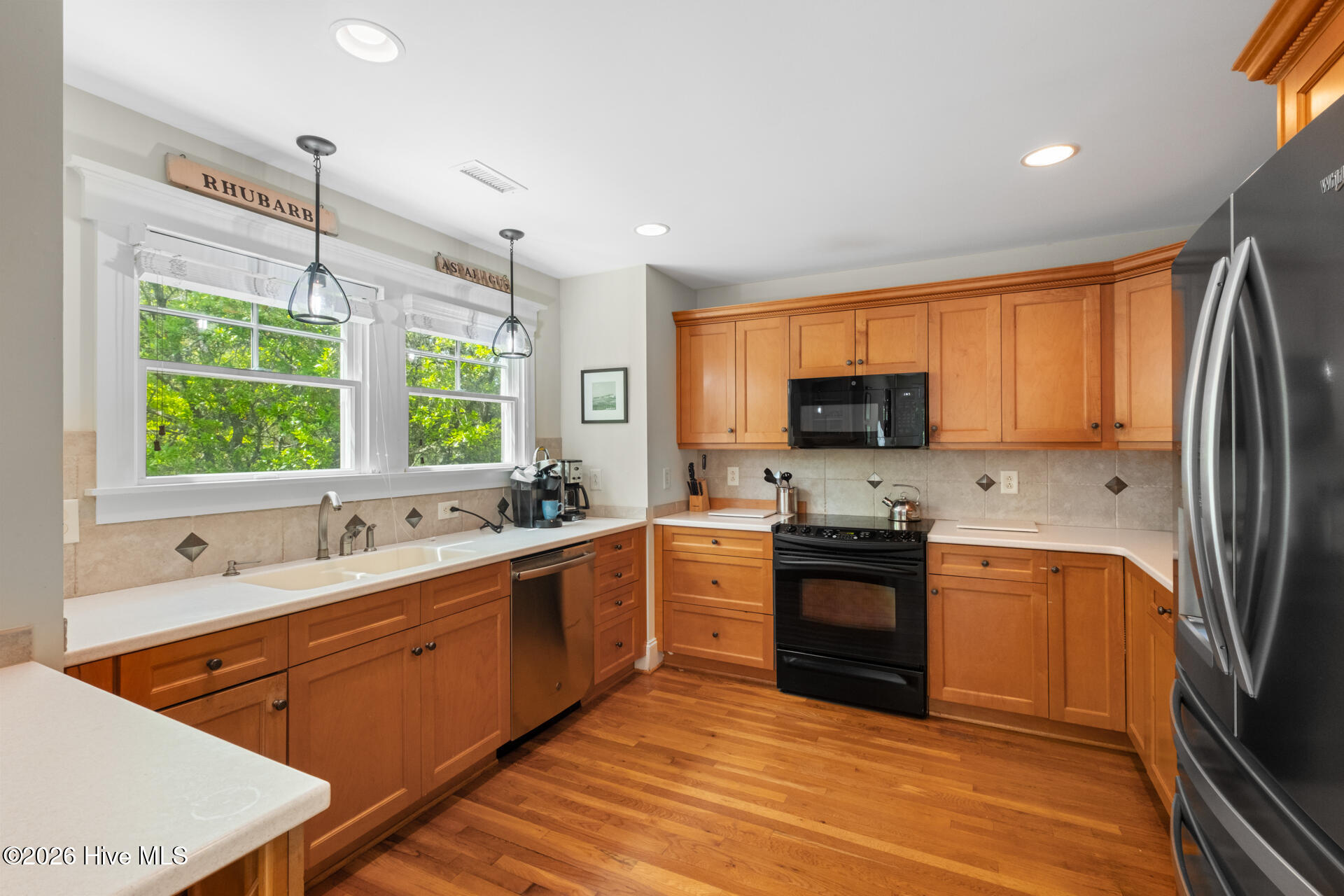 100567866 | Photo 10