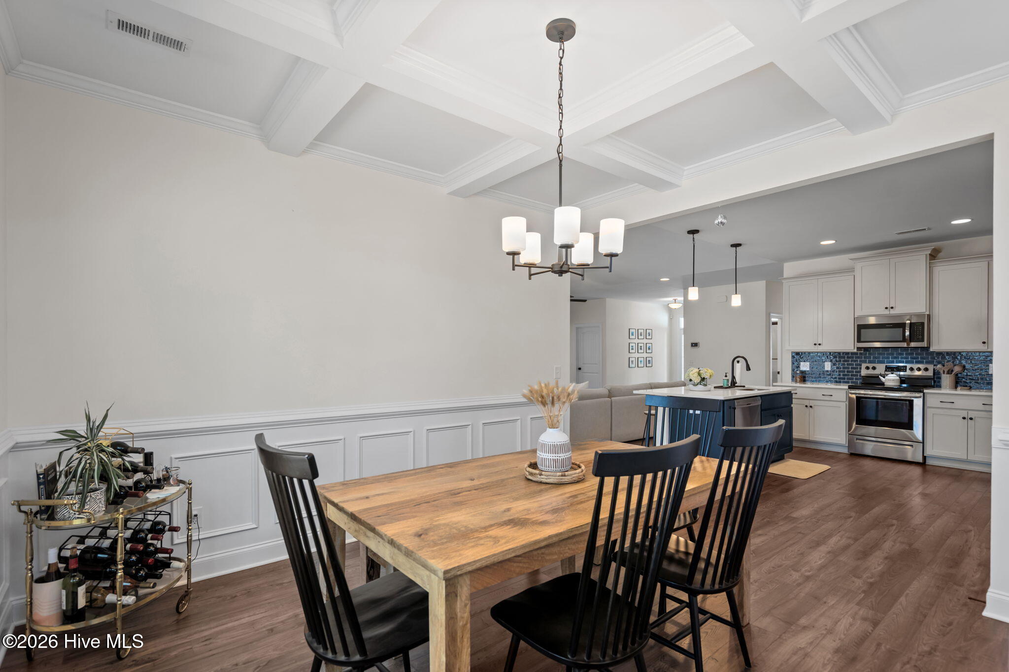 100567141 | Photo 19